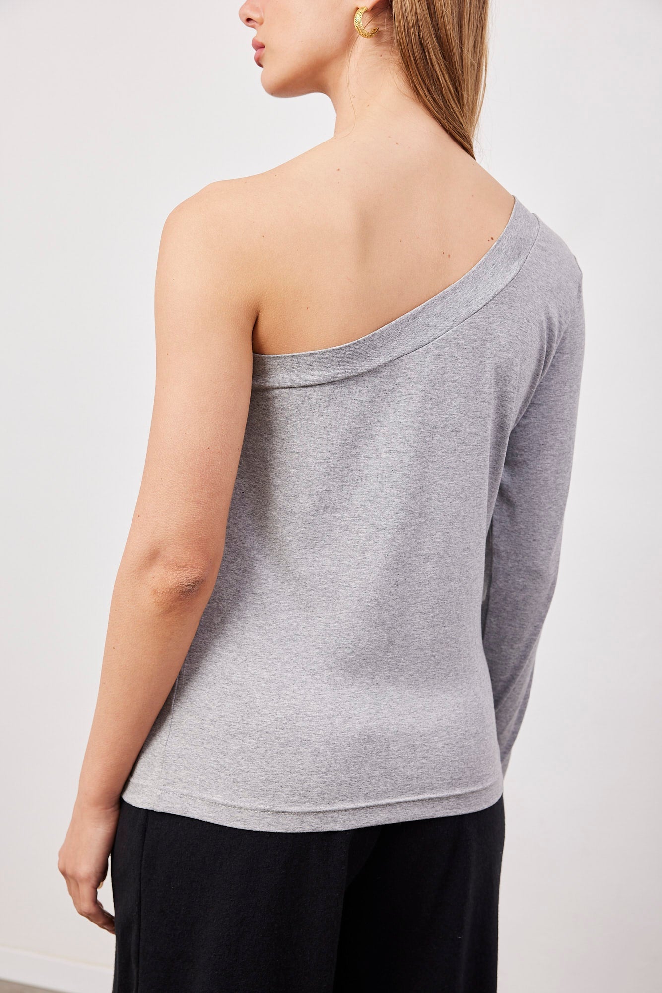 חולצת וואן שולדר שרוול כפפה - ITAY BRANDS