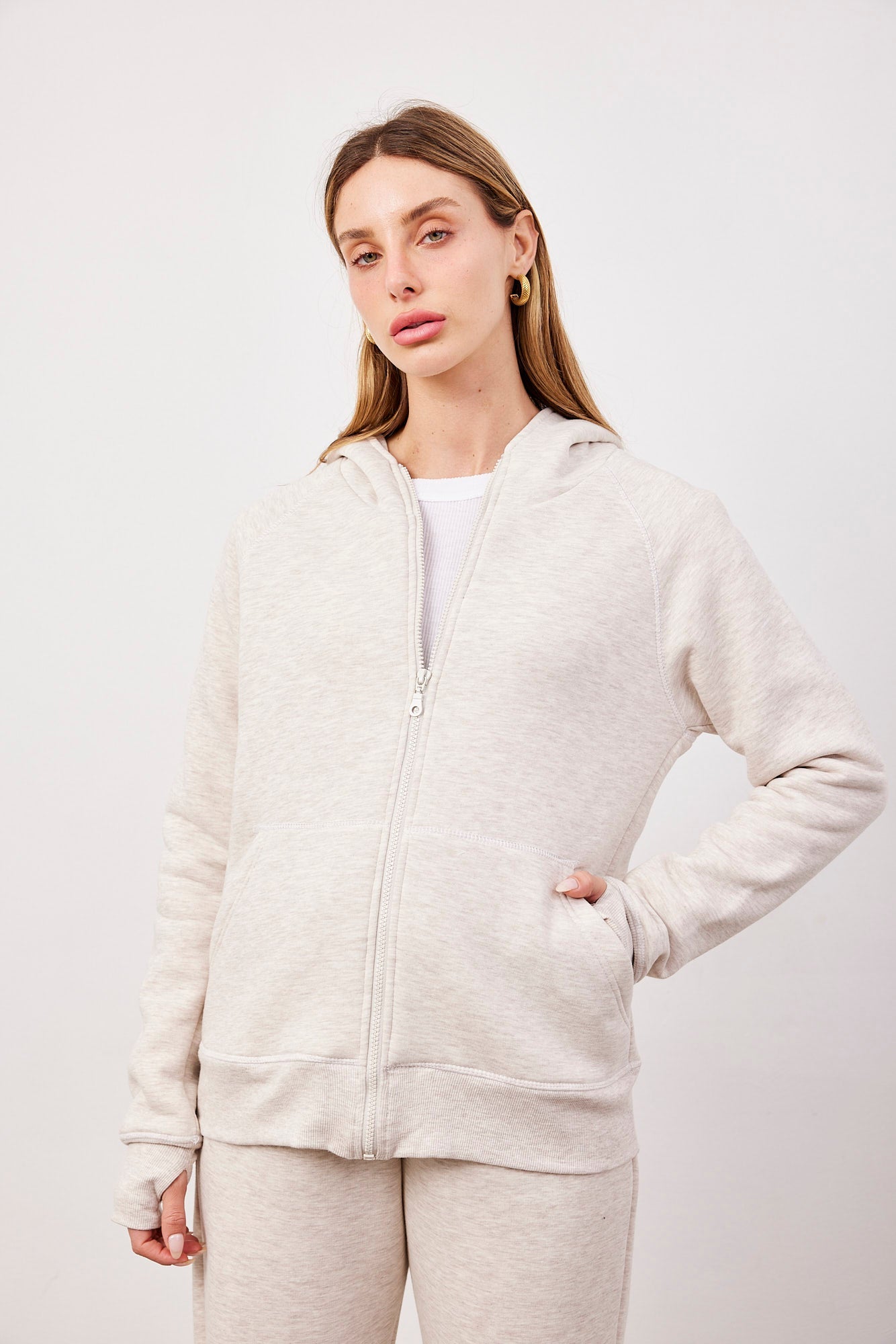 חליפת קפוצ׳ון עם שרוול כפפה - ITAY BRANDS