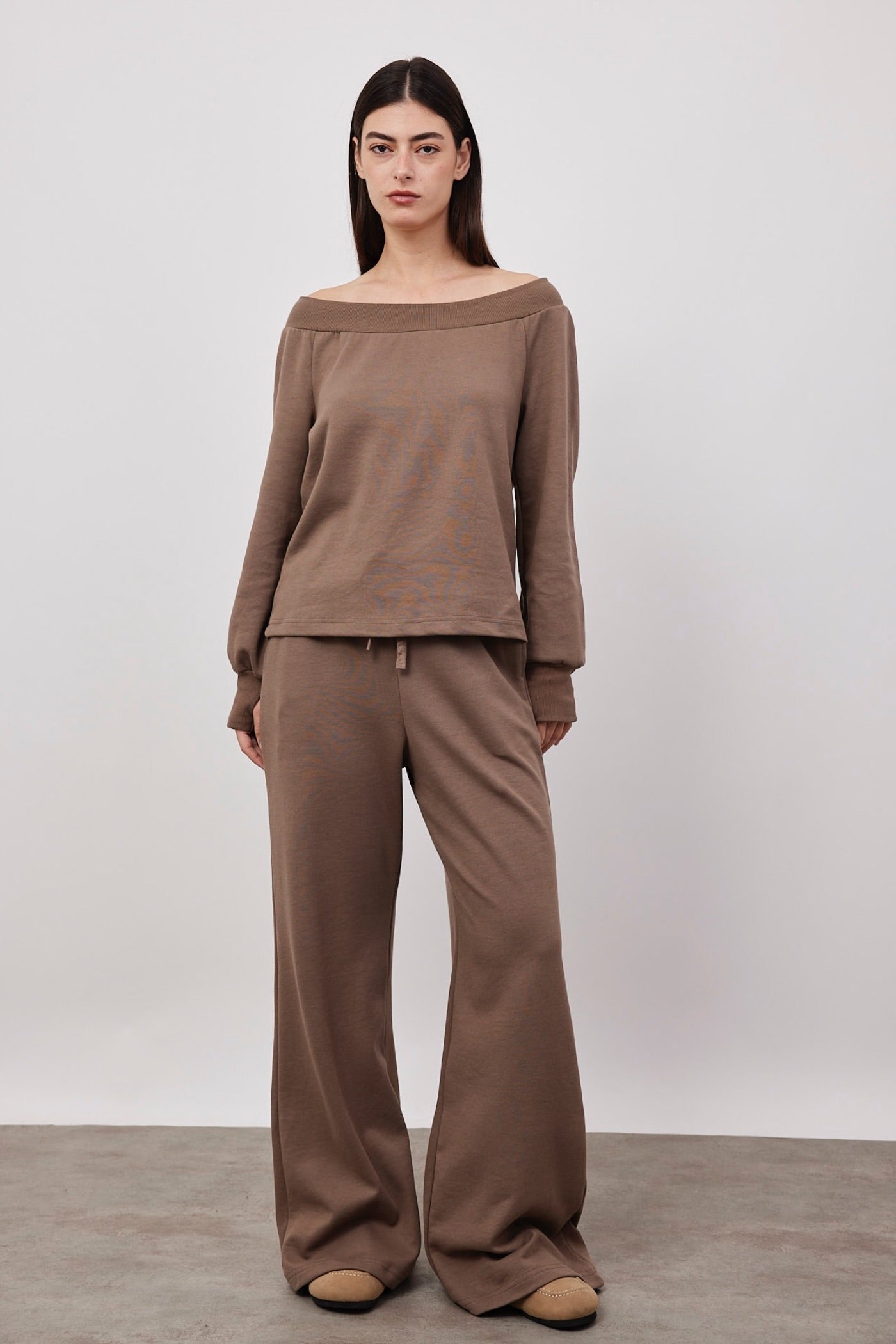 חליפת טרנינג אוף שולדרס - ITAY BRANDS