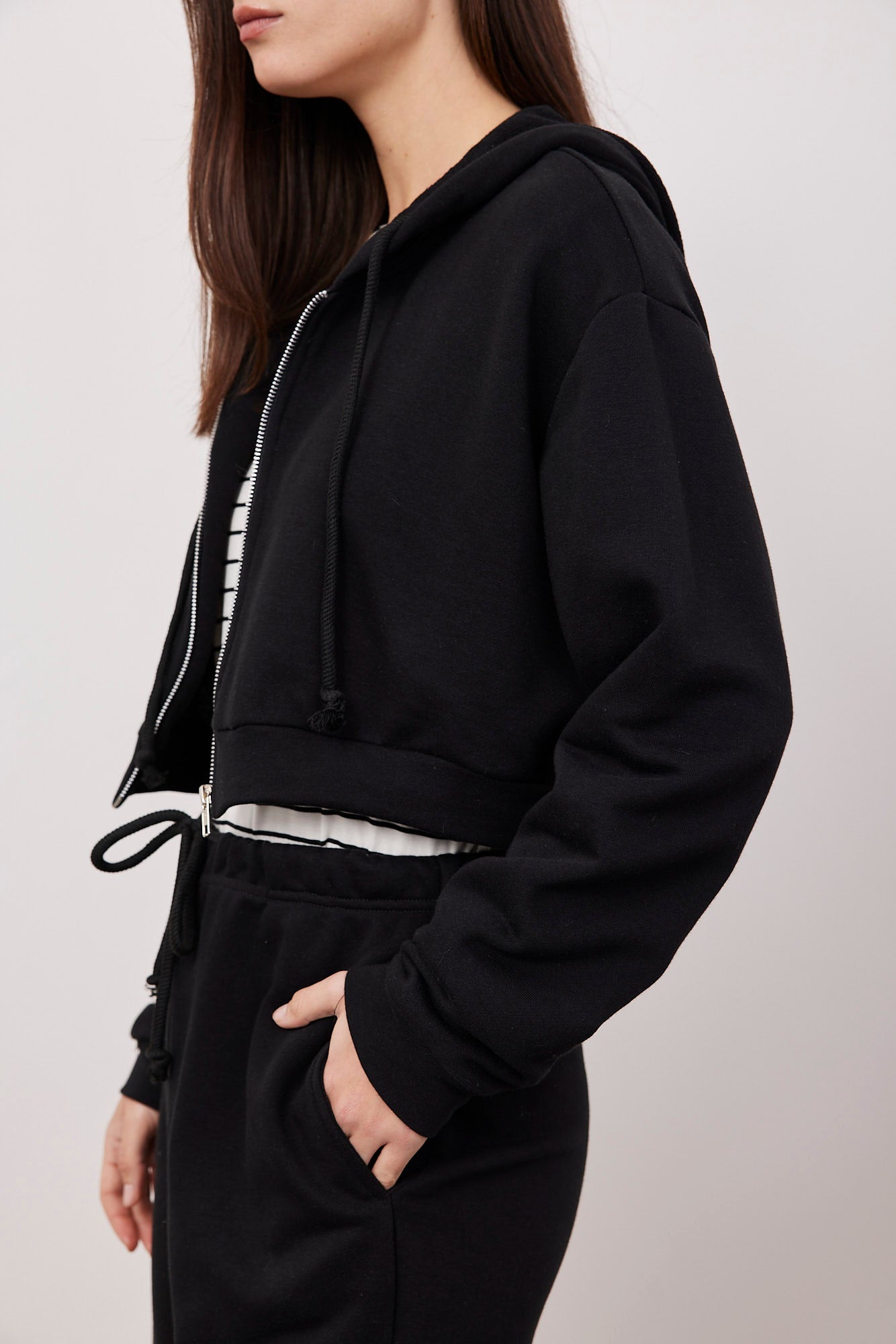 קפוצ׳ון קרופ עם רוכסן - ITAY BRANDS