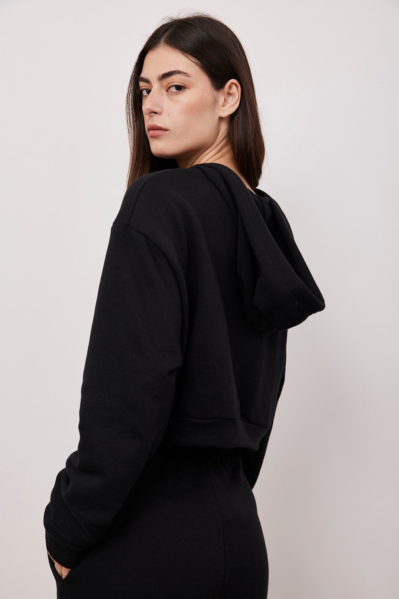 קפוצ׳ון קרופ עם רוכסן - ITAY BRANDS