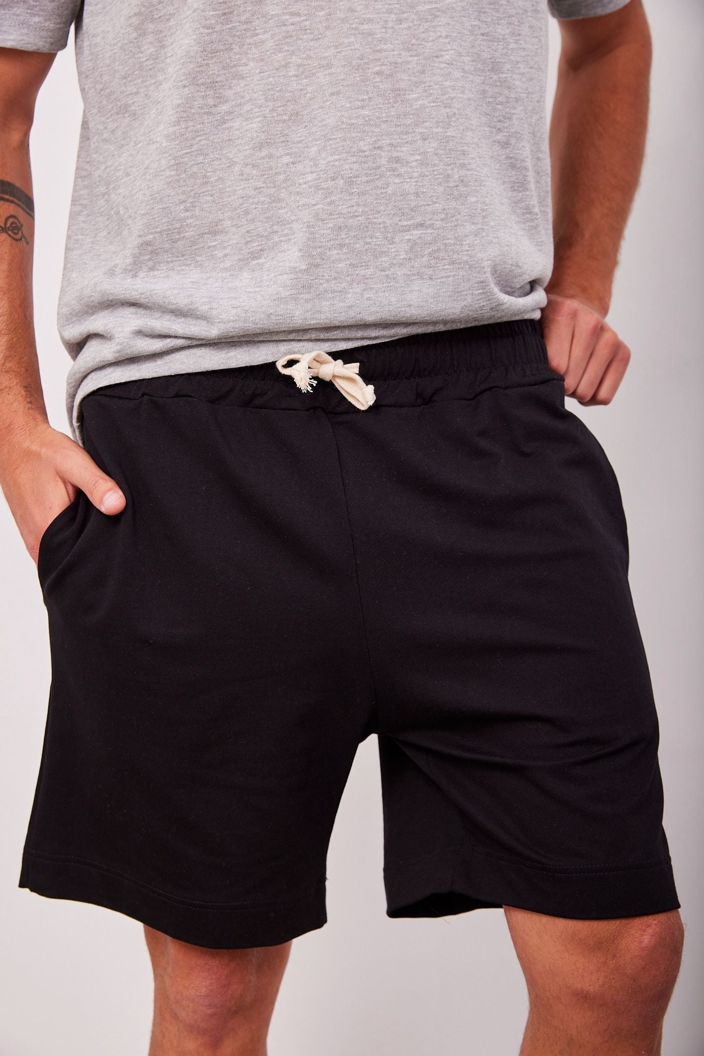 מכנסיים קצרים עם קשירה - ITAY BRANDS