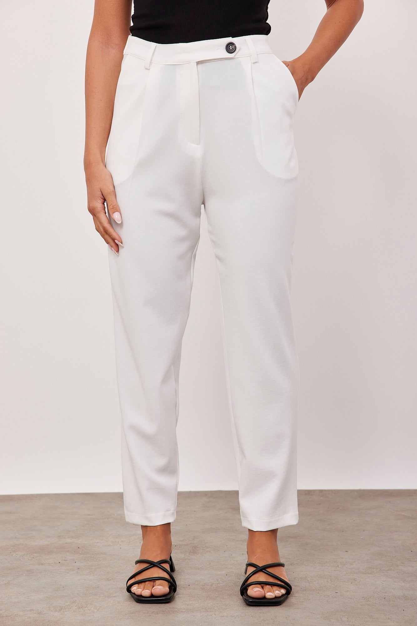 מכנסיים מחויטים באורך הקרסול - ITAY BRANDS