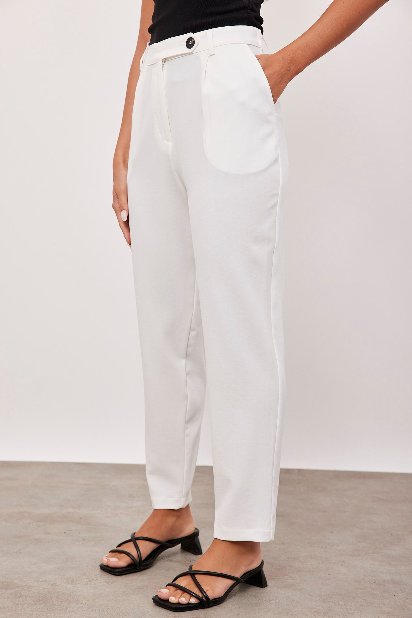 מכנסיים מחויטים באורך הקרסול - ITAY BRANDS