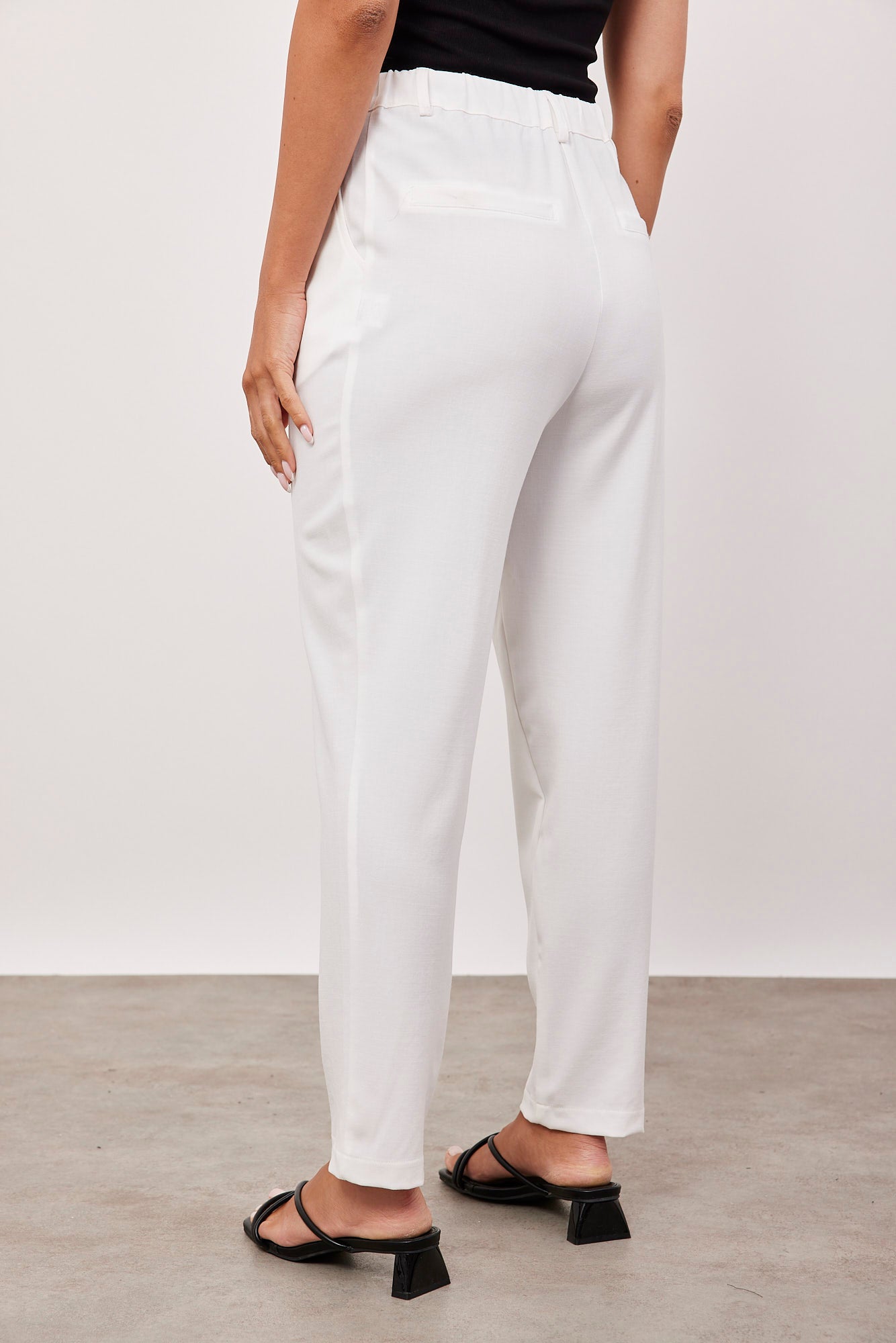 מכנסיים מחויטים באורך הקרסול - ITAY BRANDS