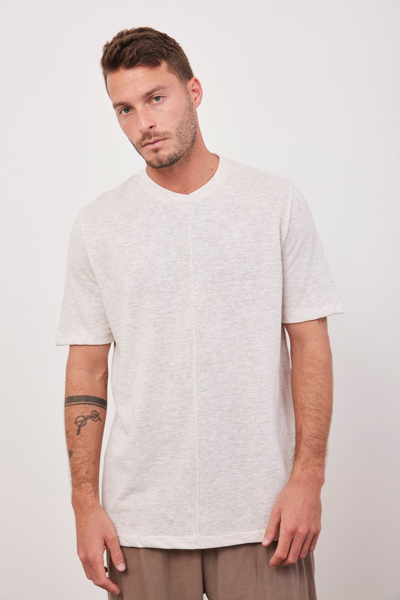 טי-שרט עם תיפור קידמי - ITAY BRANDS