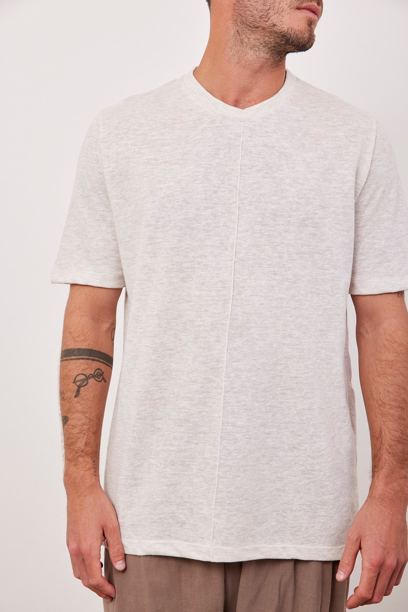 טי-שרט עם תיפור קידמי - ITAY BRANDS