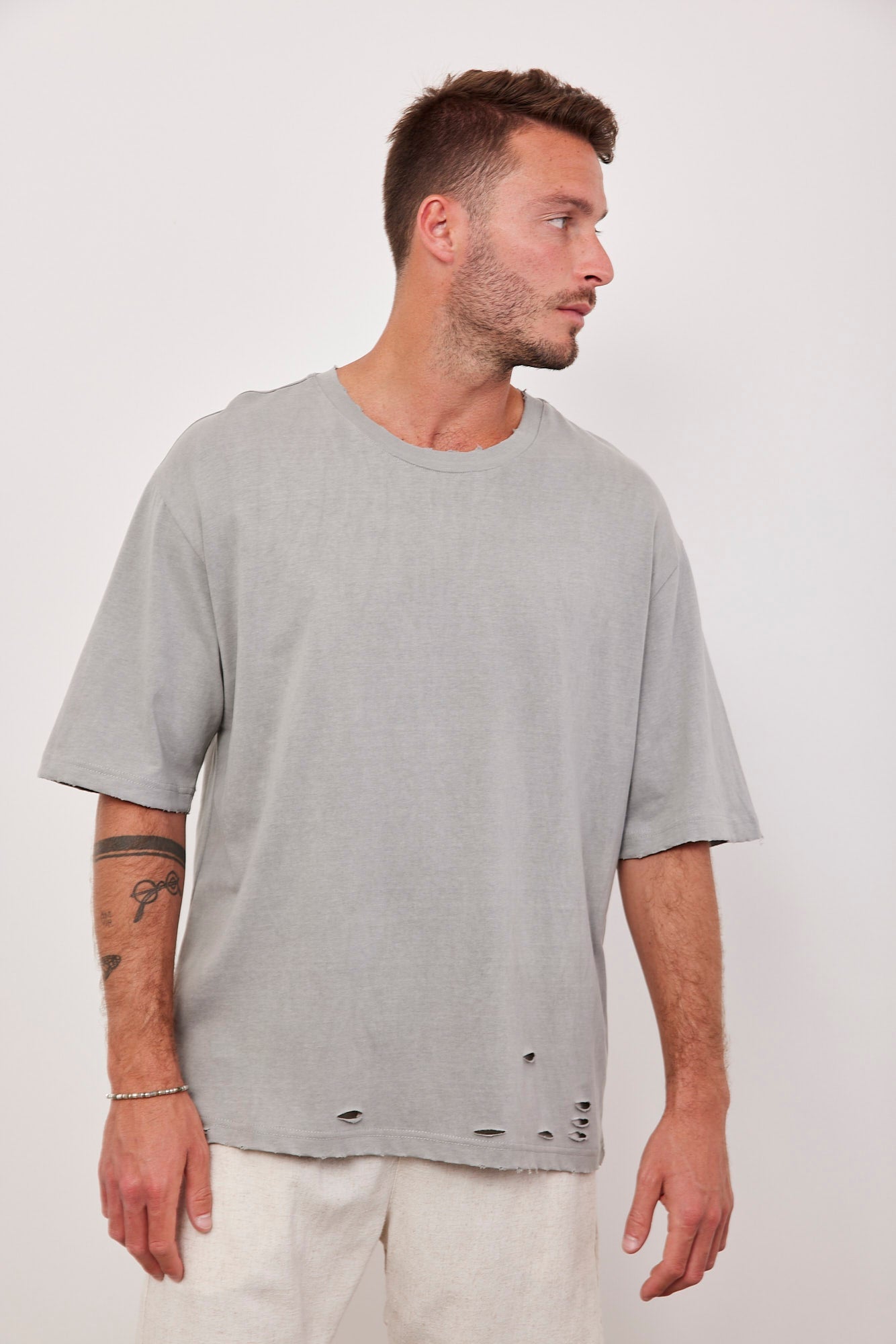 טי-שרט בשילוב קרעים - ITAY BRANDS