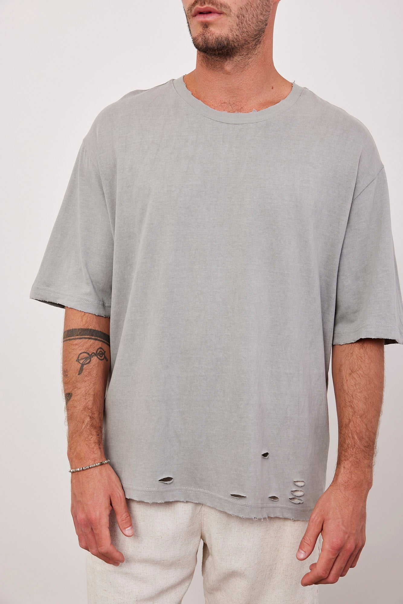 טי-שרט בשילוב קרעים - ITAY BRANDS