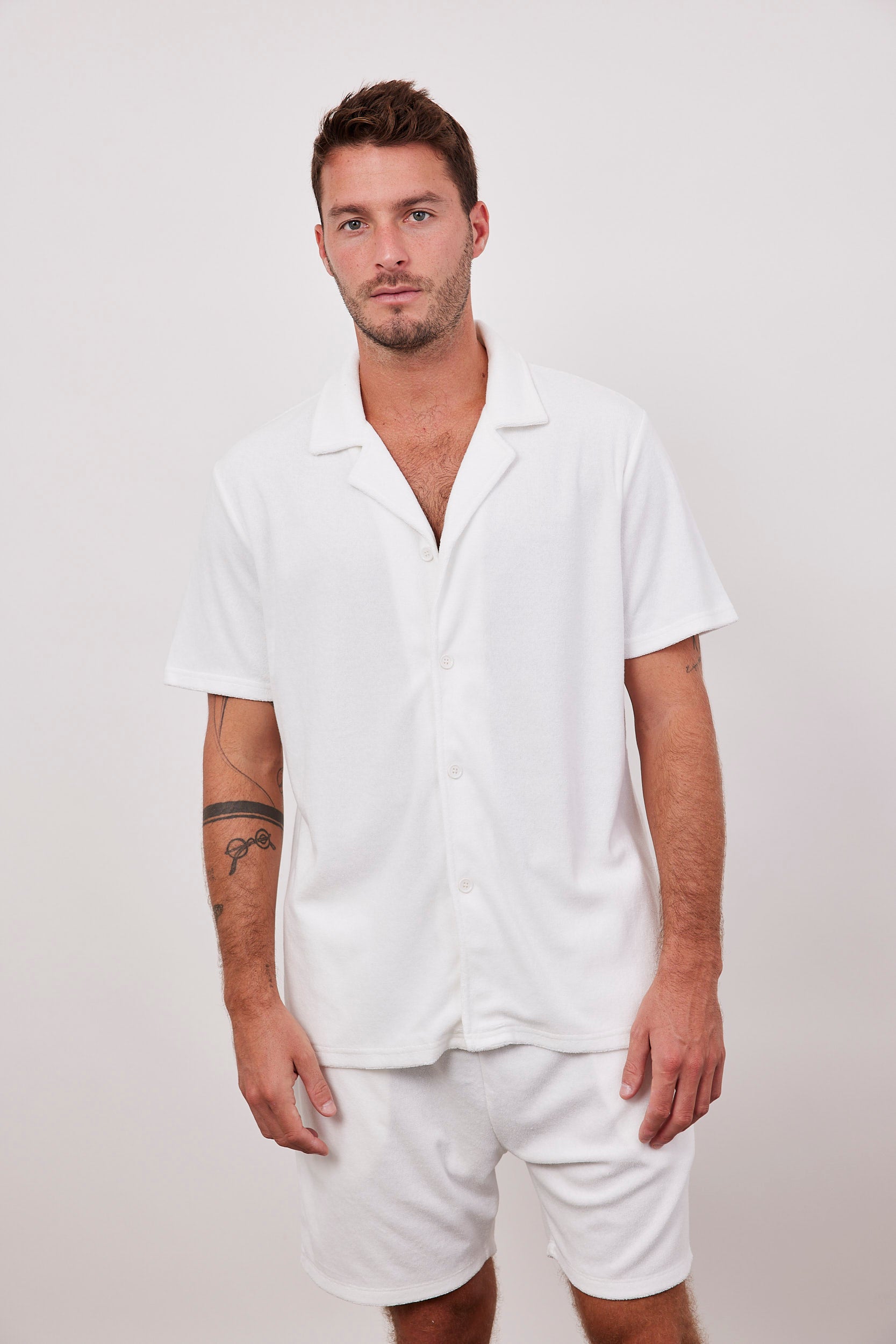 חולצה מכופתרת קצרה בטקסטורה