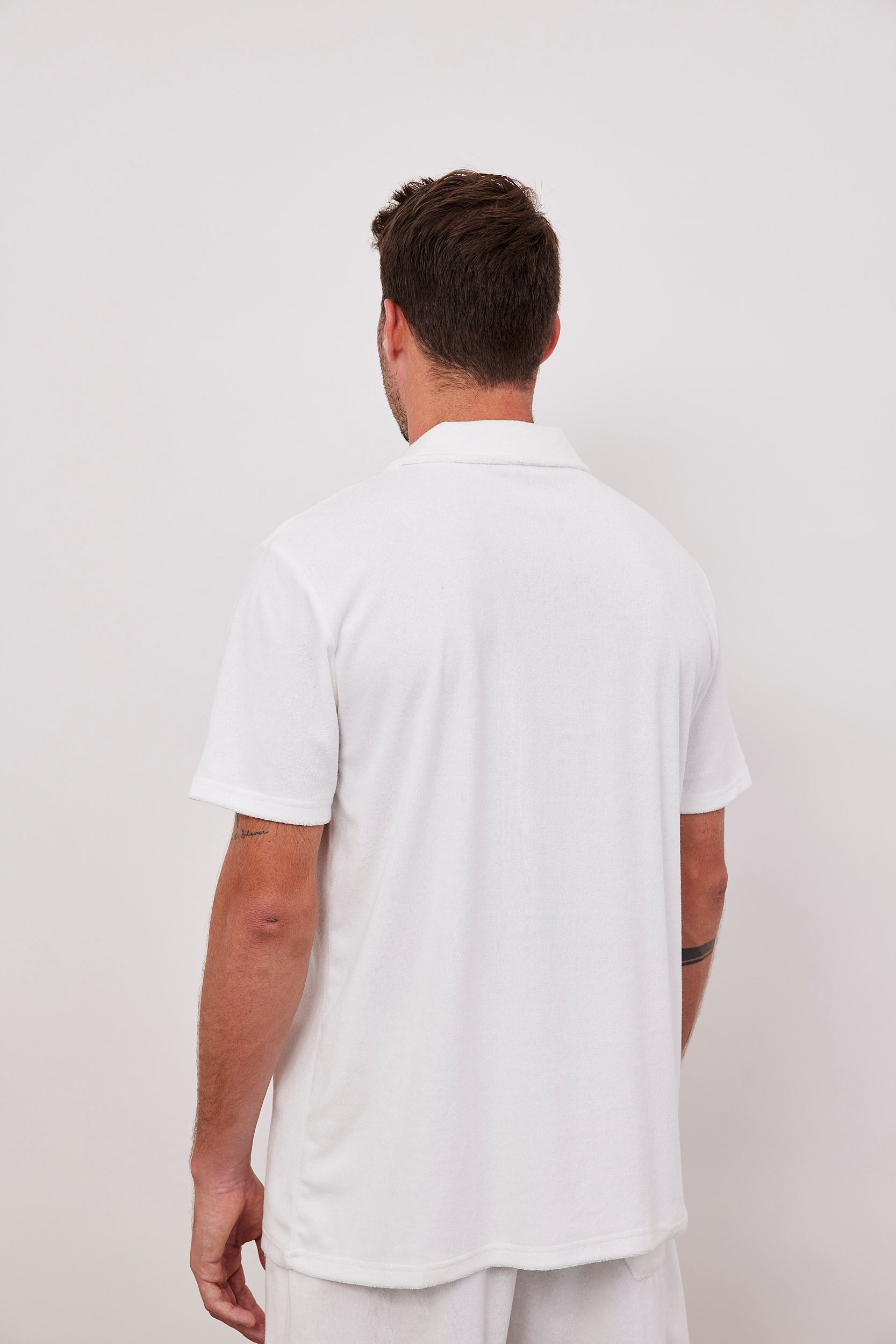 חולצה מכופתרת קצרה בטקסטורה