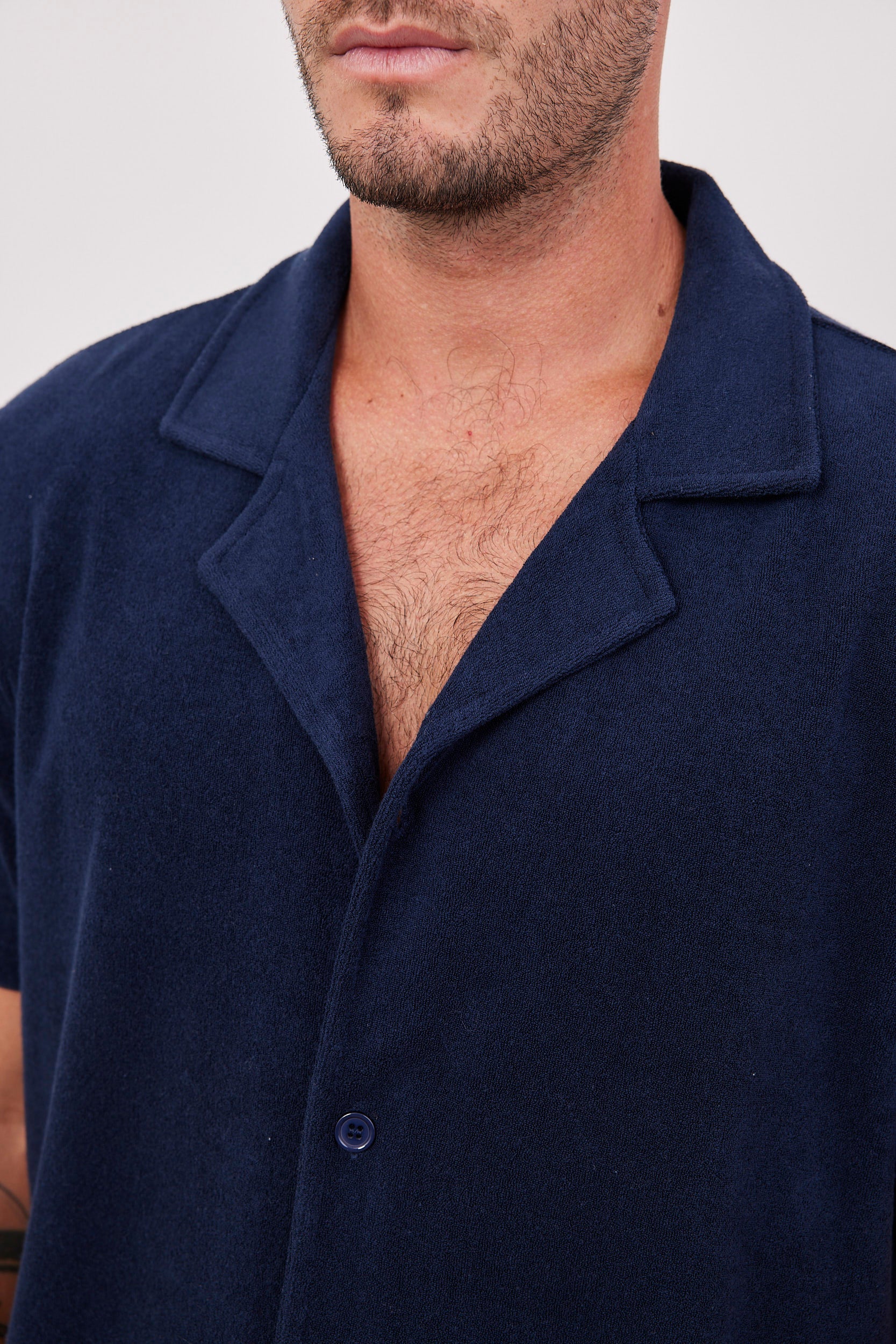 חולצה מכופתרת קצרה בטקסטורה