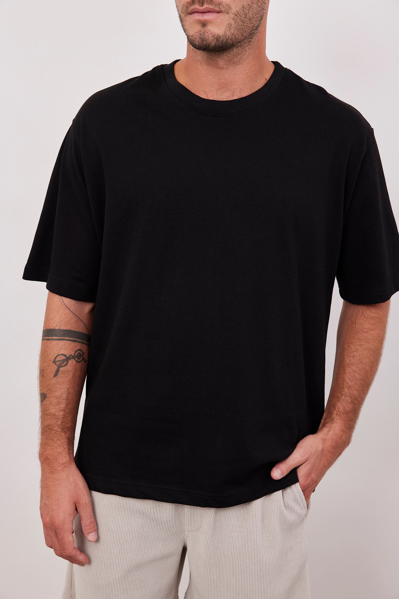 טי-שרט כותנה בגזרה רחבה