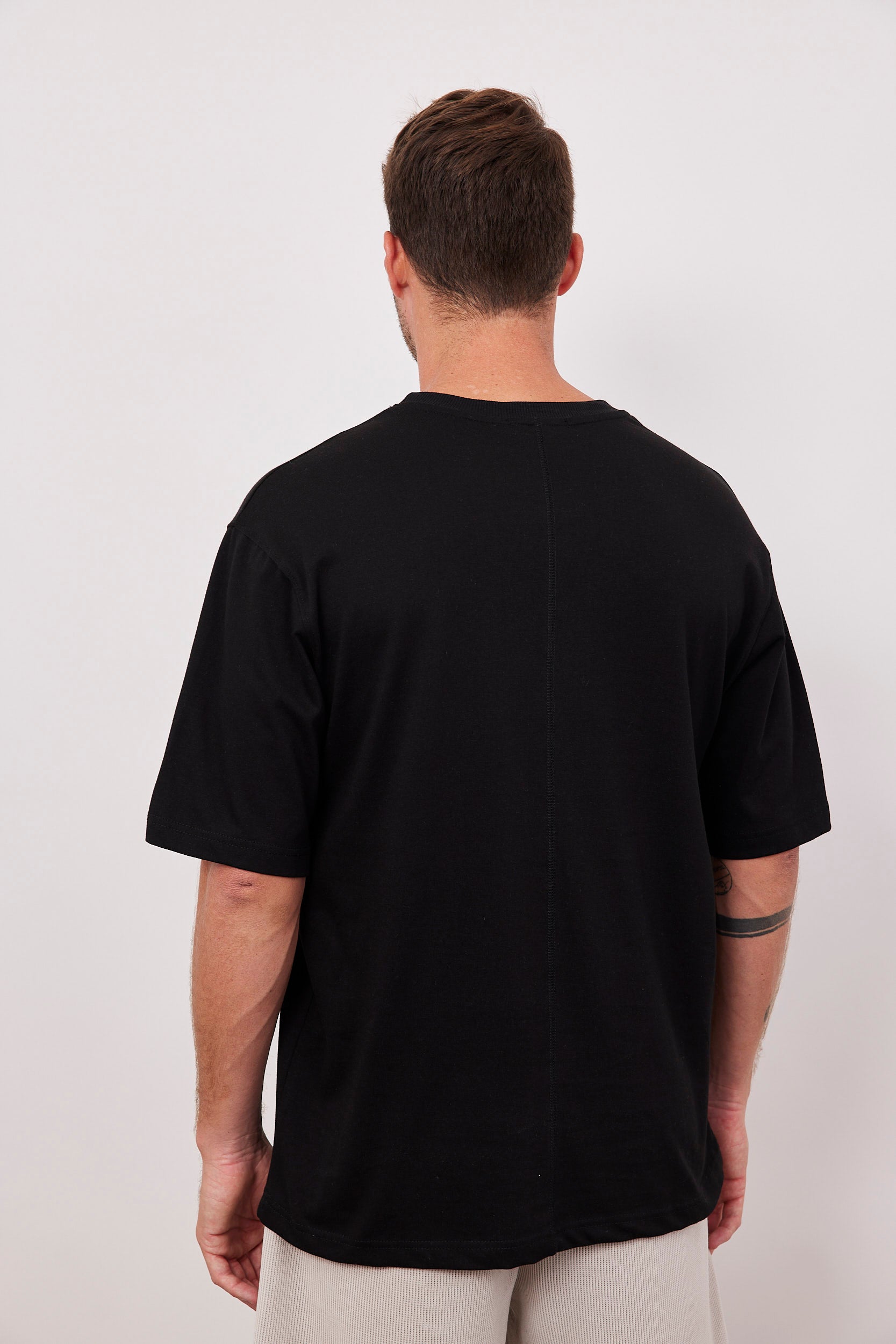 טי-שרט כותנה בגזרה רחבה