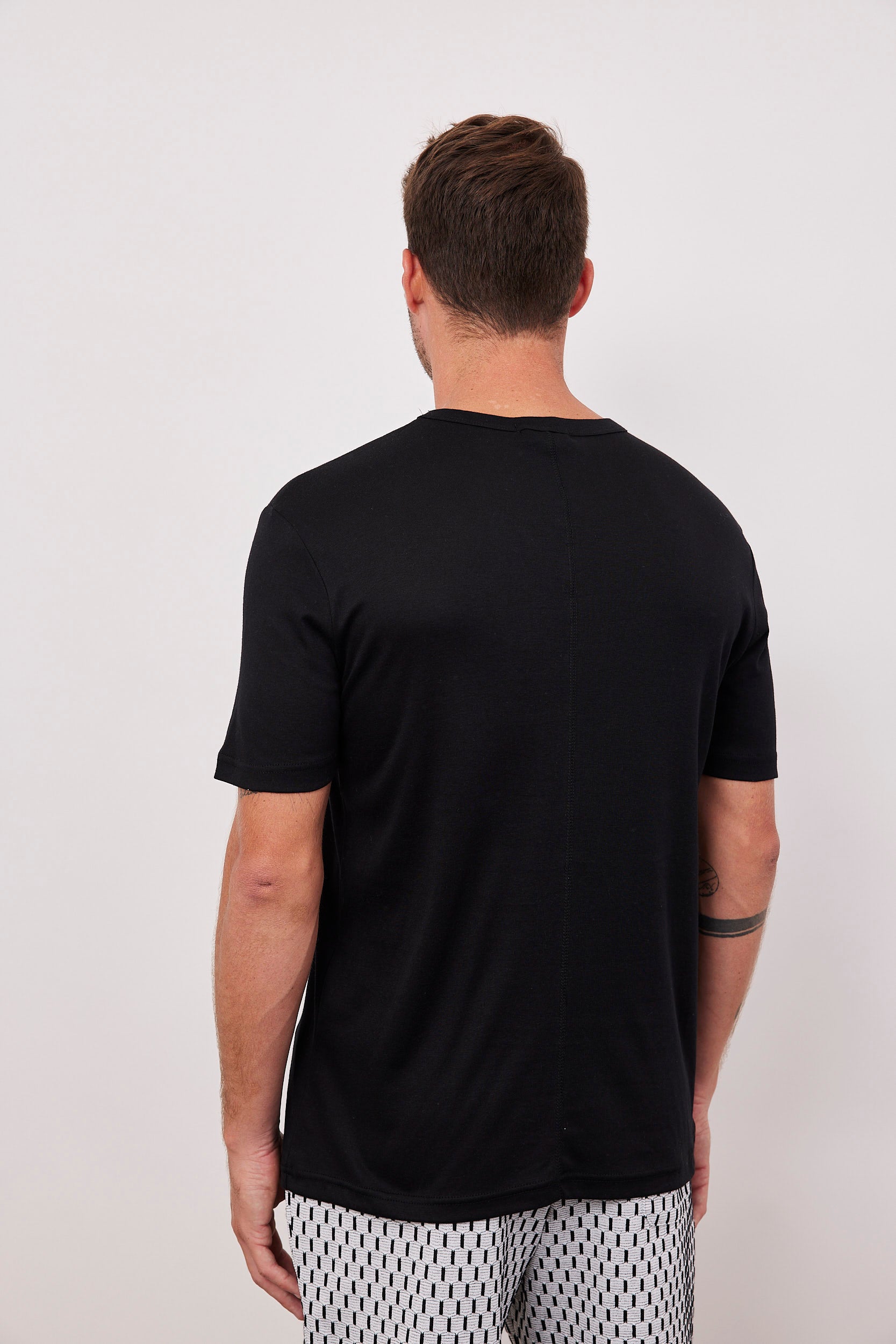 חולצה שקפקפה קצרה מראה פשתן