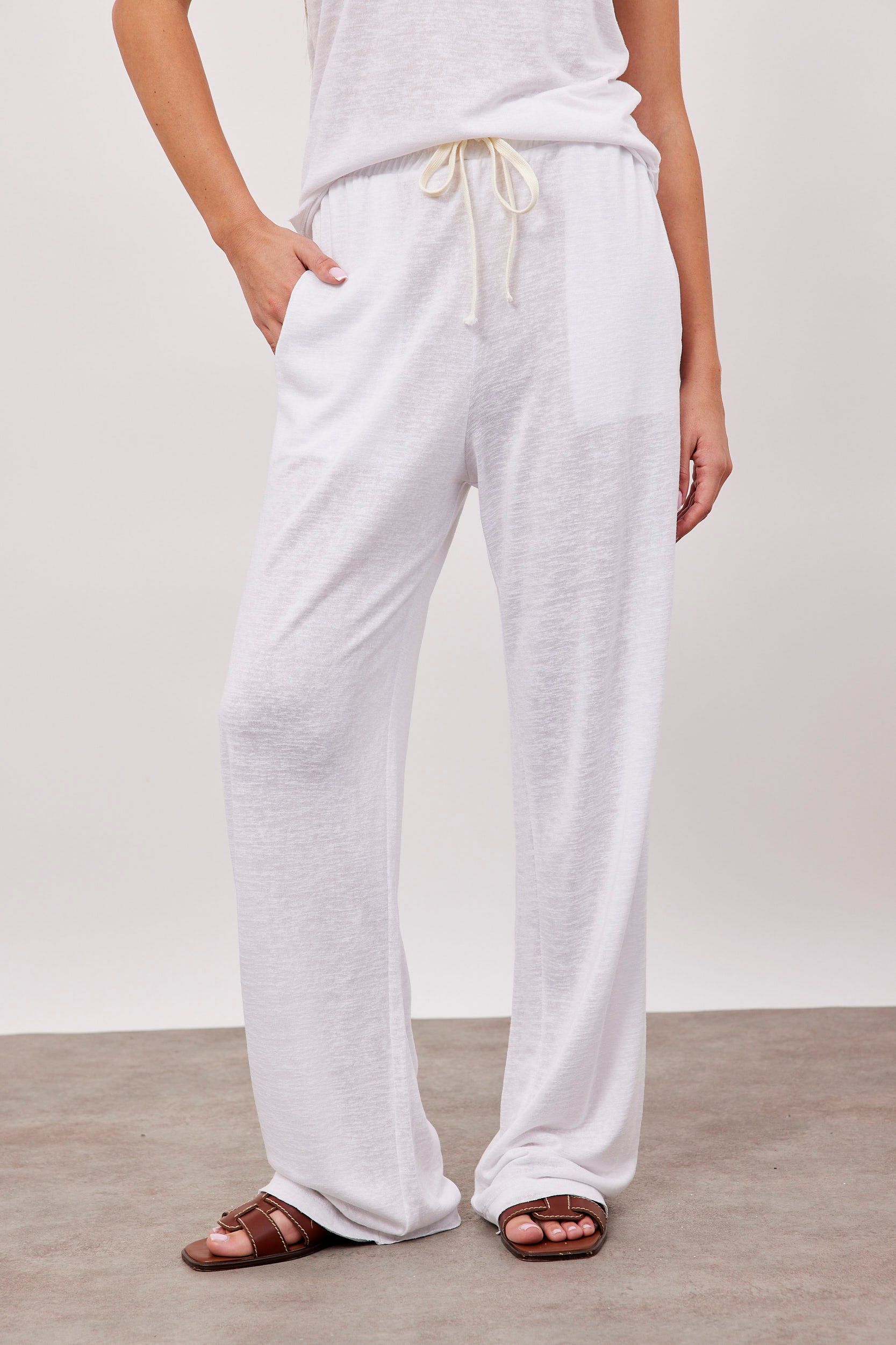 מכנסי סלאב במראה פשתן