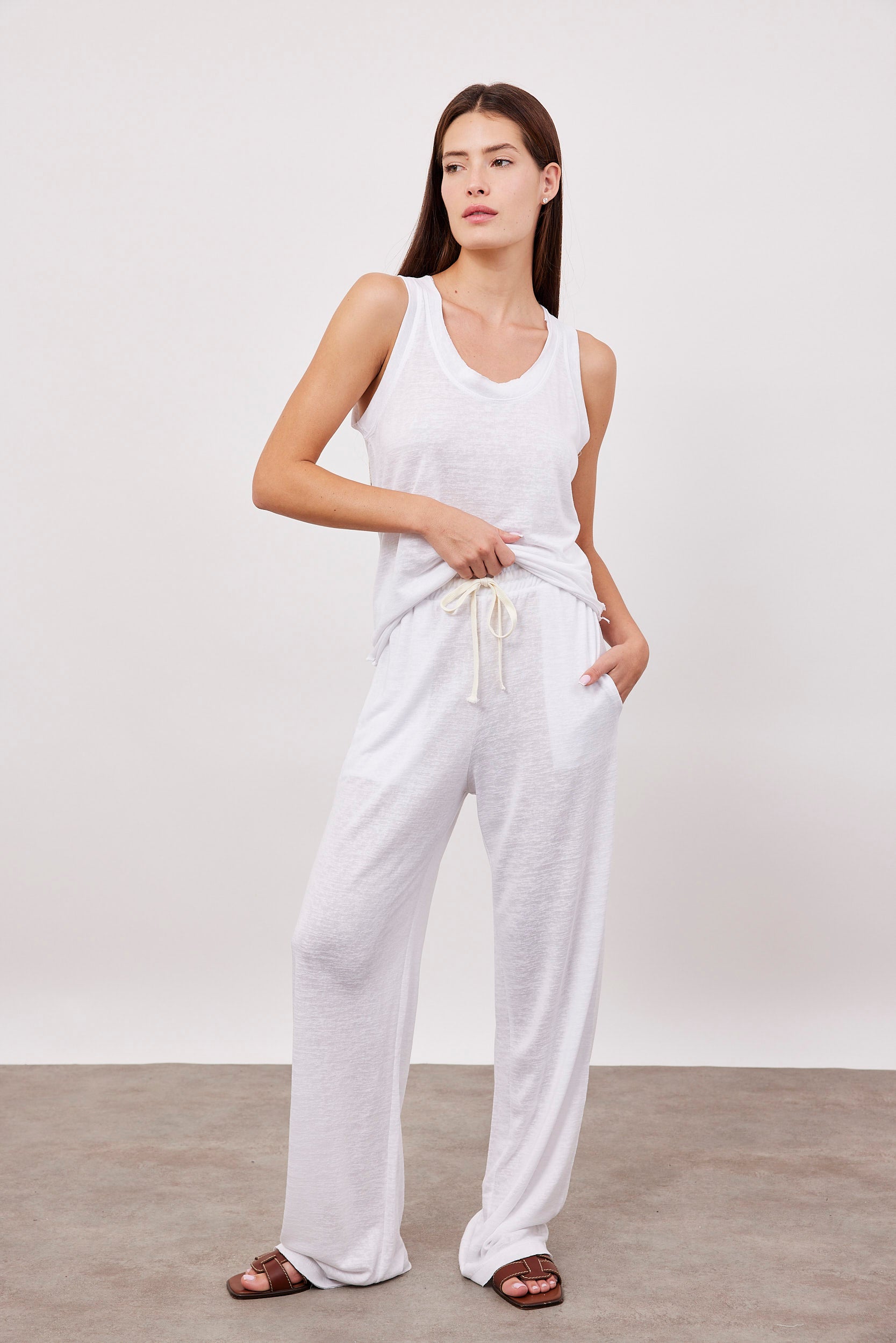 מכנסי סלאב במראה פשתן