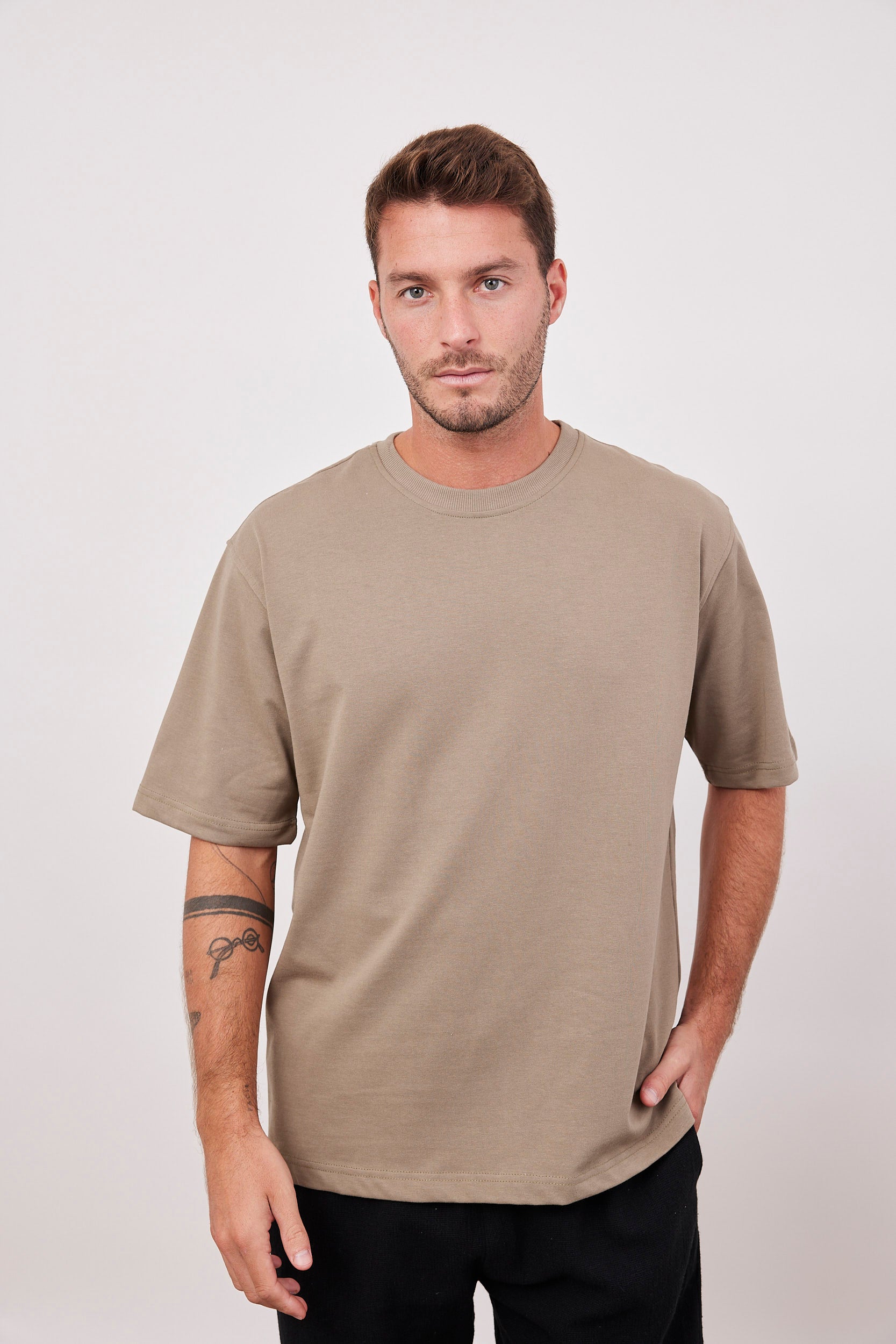 טי-שרט כותנה בגזרה רחבה