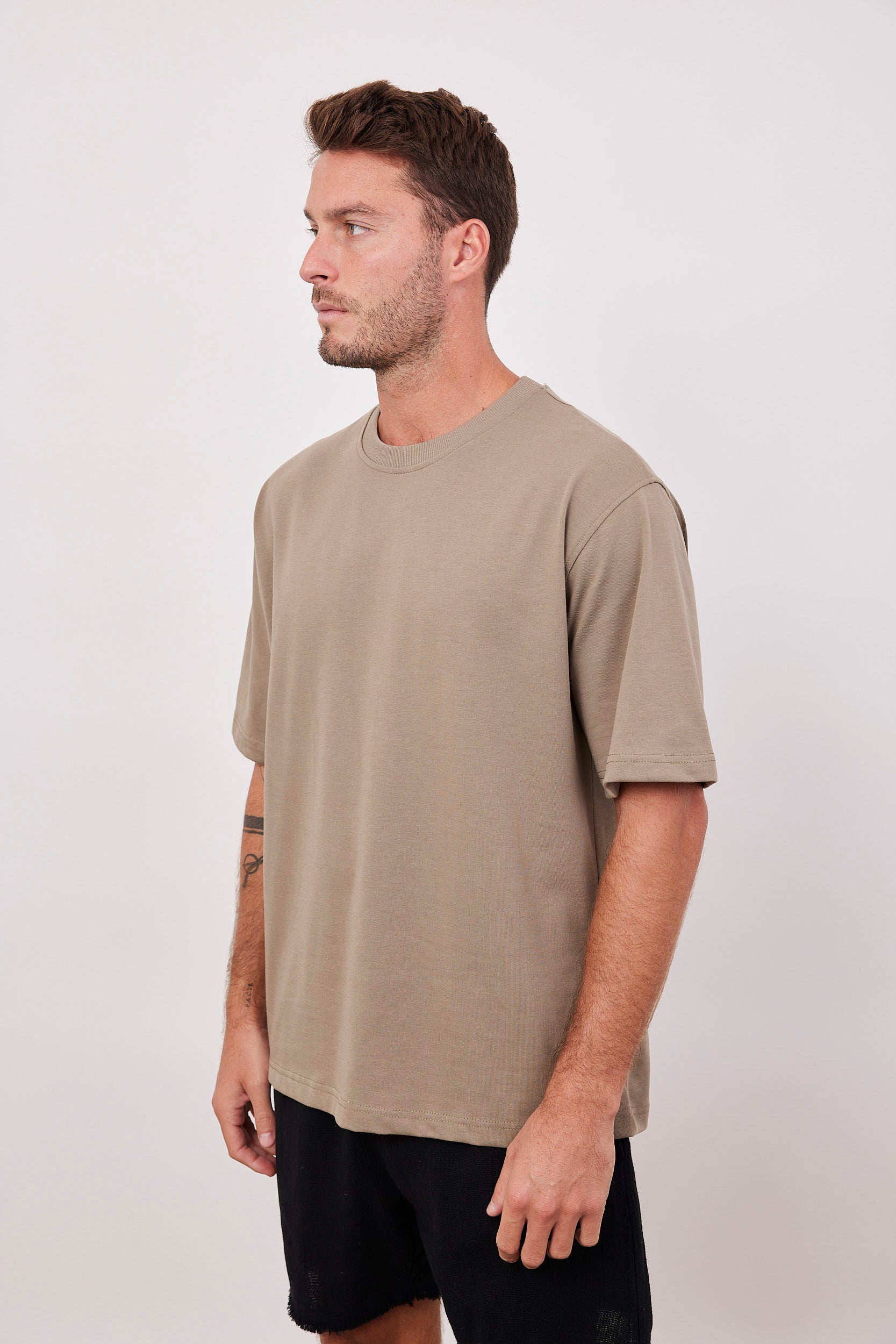 טי-שרט כותנה בגזרה רחבה