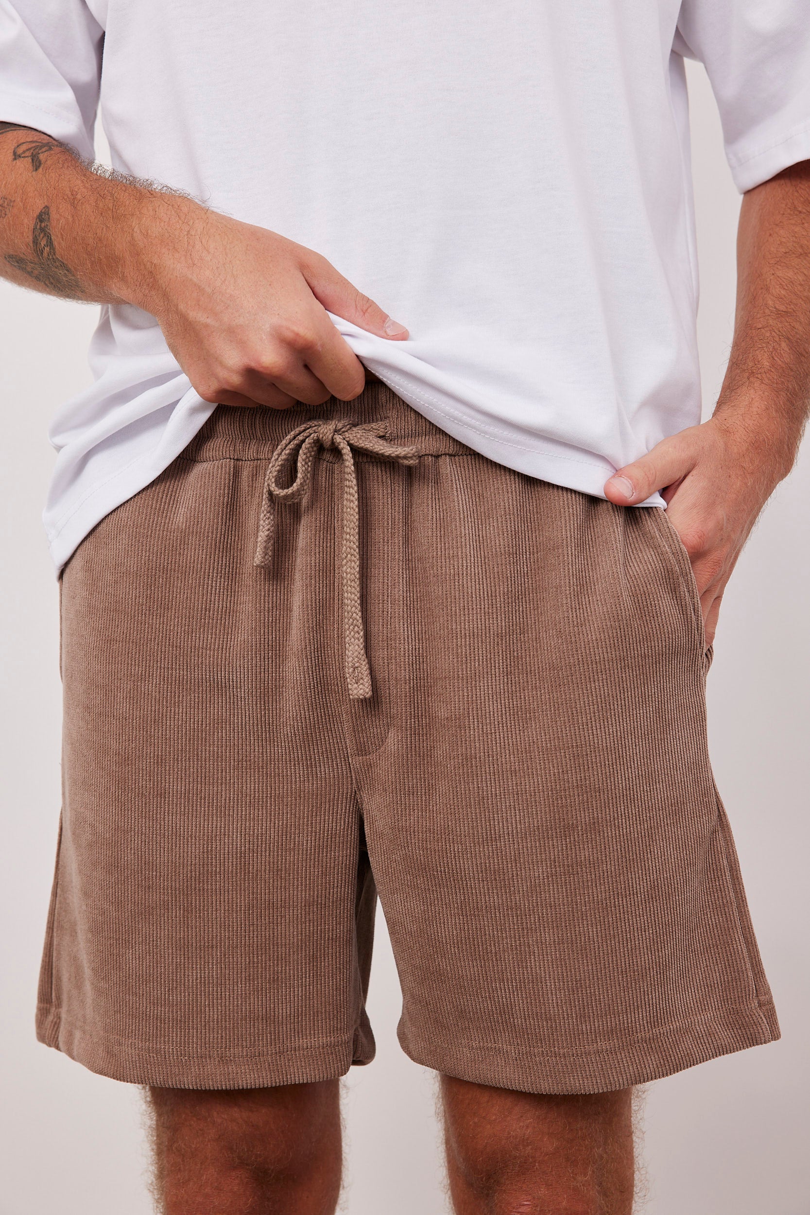 מכנסיים קצרים מבד קורדרוי