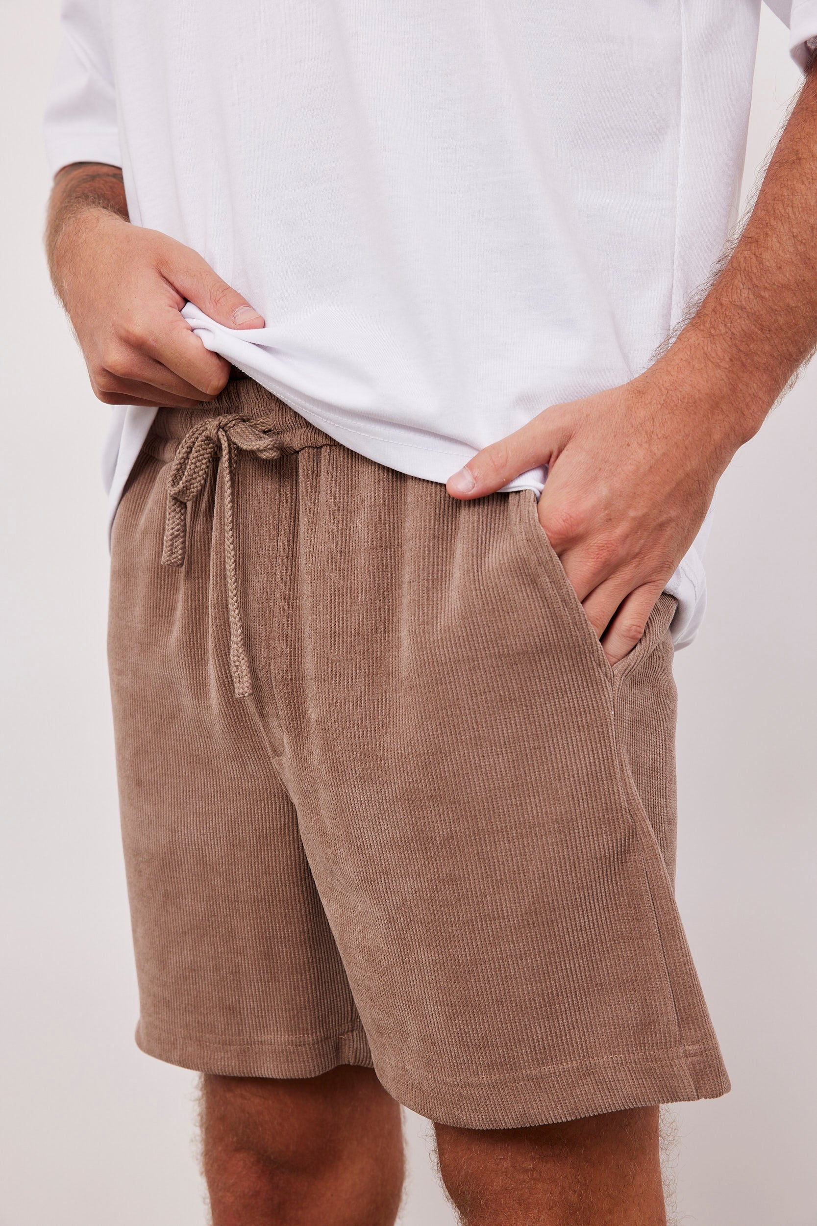 מכנסיים קצרים מבד קורדרוי