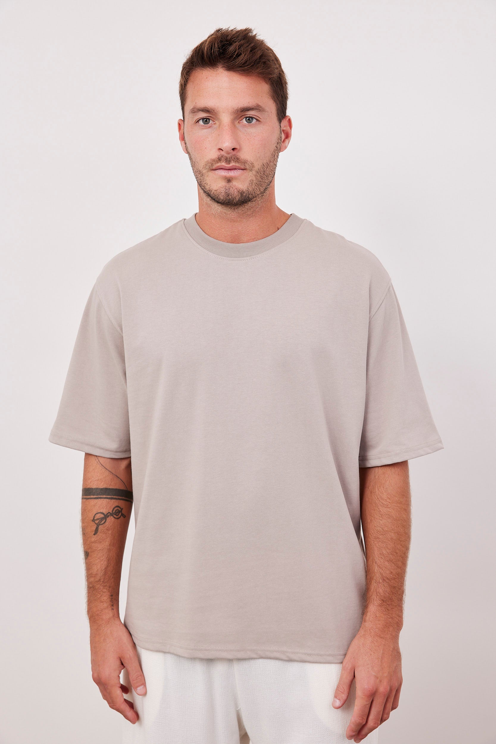 טי-שרט כותנה בגזרה רחבה