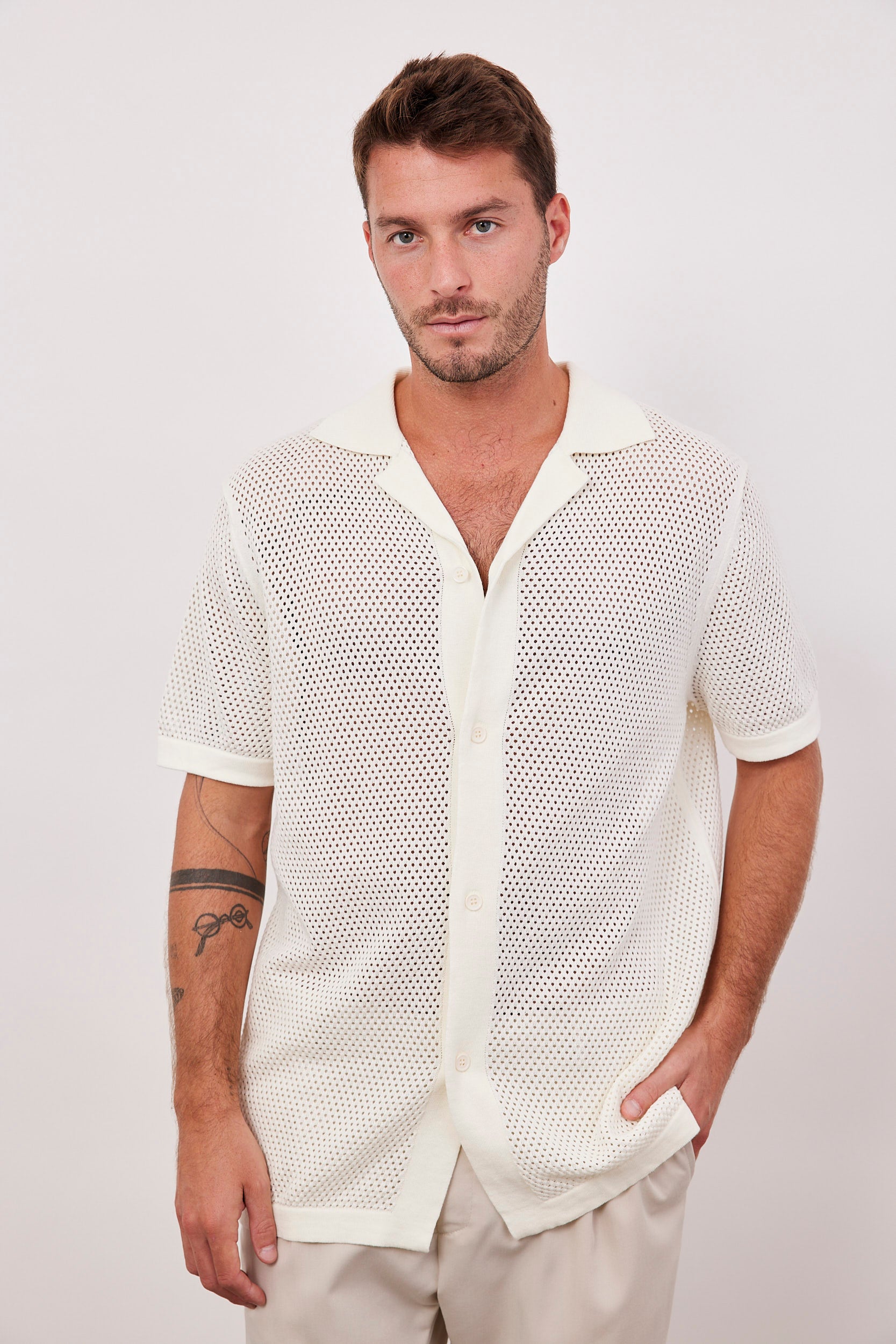 חולצת רשת מכופתרת