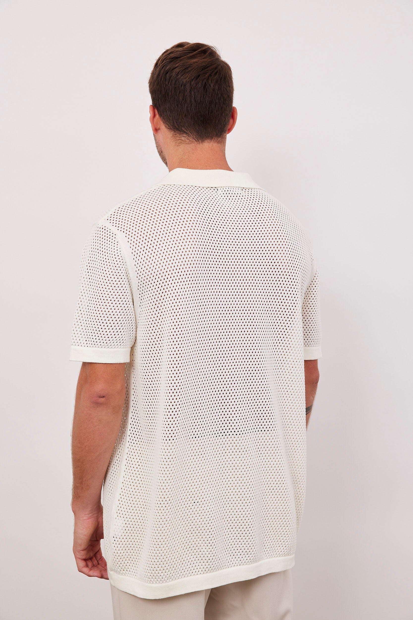 חולצת רשת מכופתרת