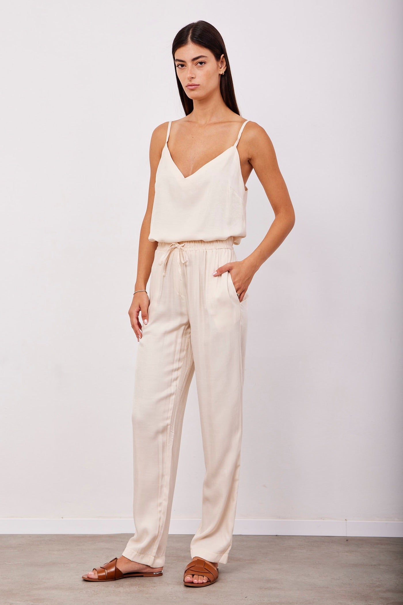 חליפת גופיה דמוי סאטן - ITAY BRANDS