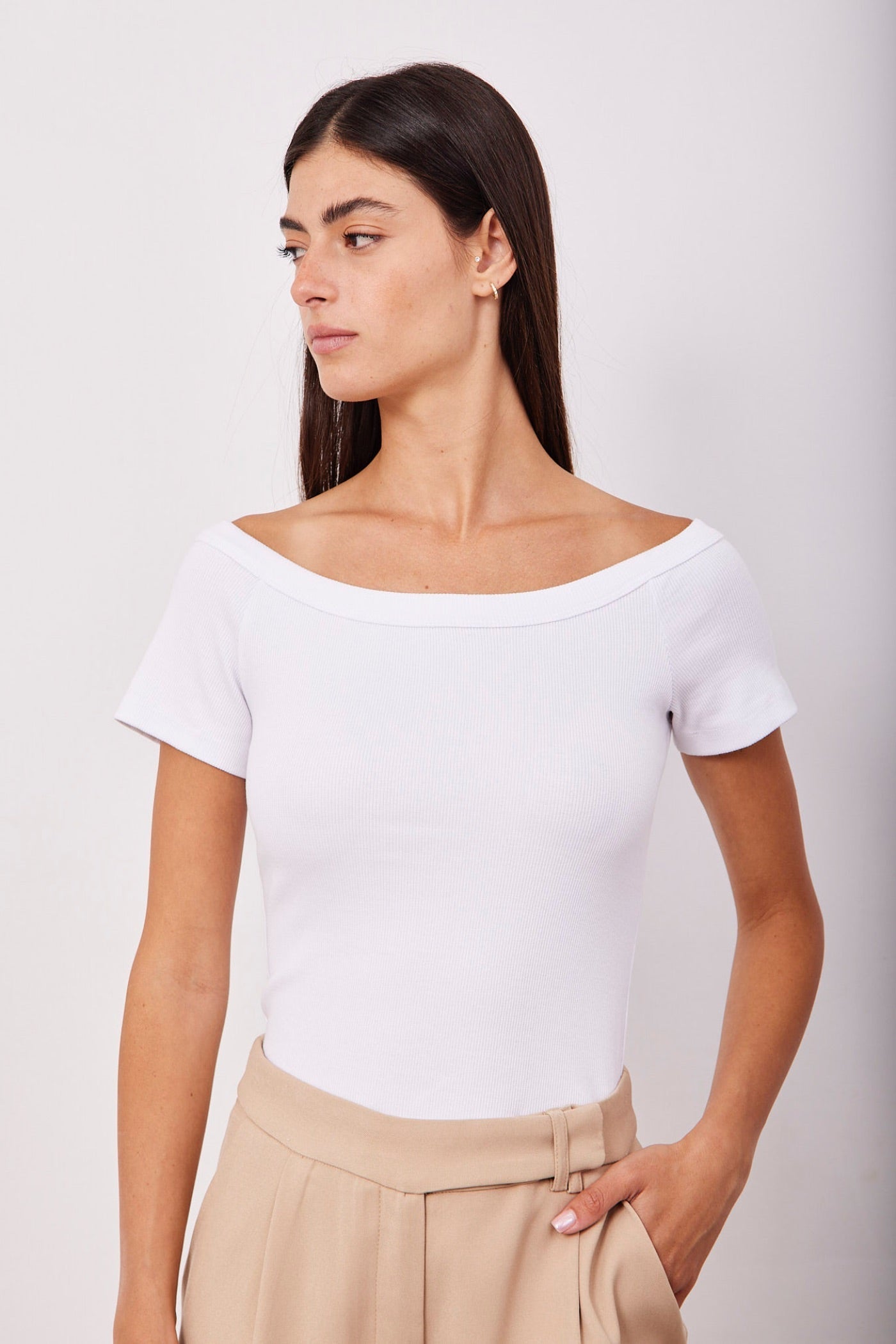 חולצת אוף שולדרס קצרה - ITAY BRANDS