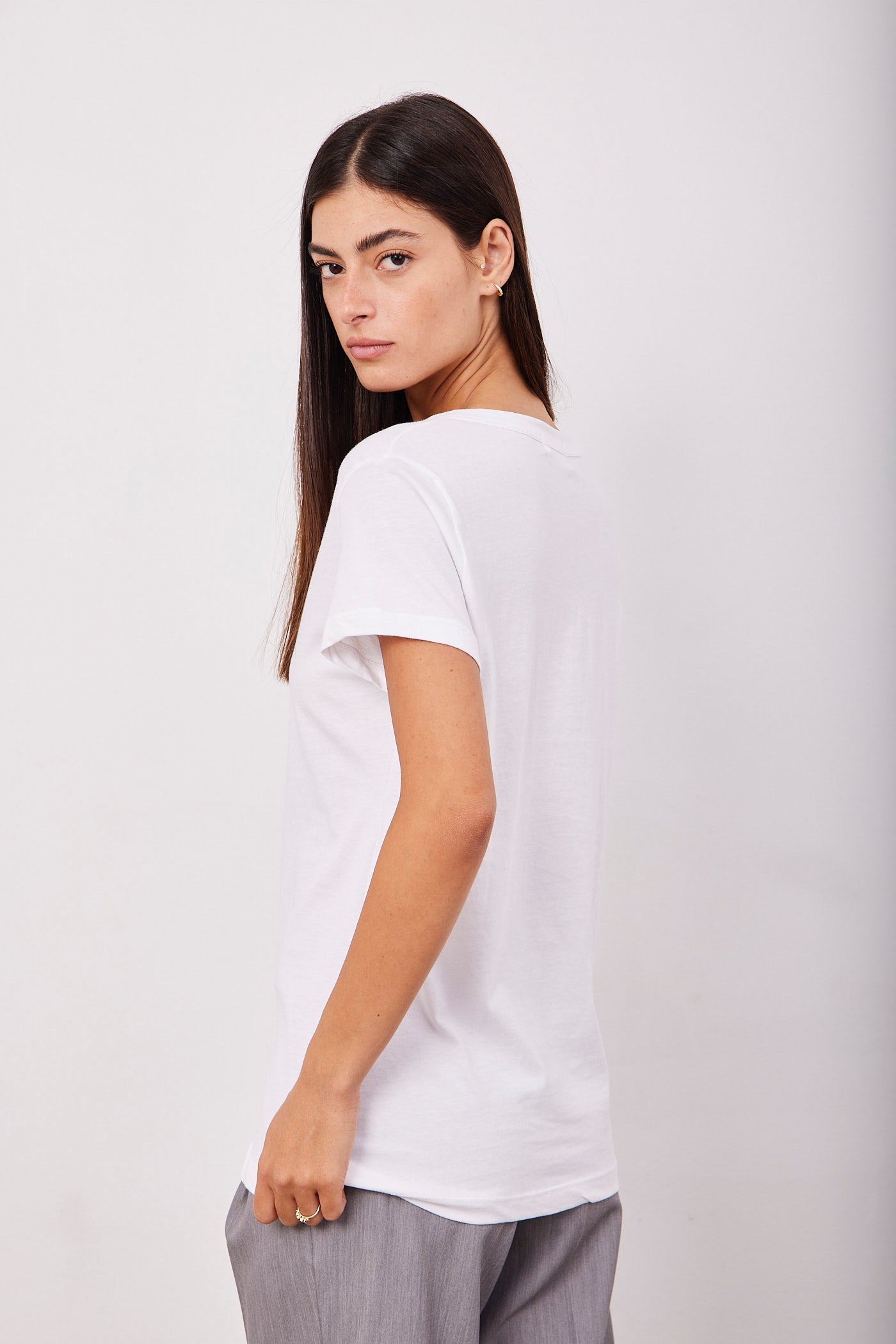 טי-שרט וי כותנה - ITAY BRANDS