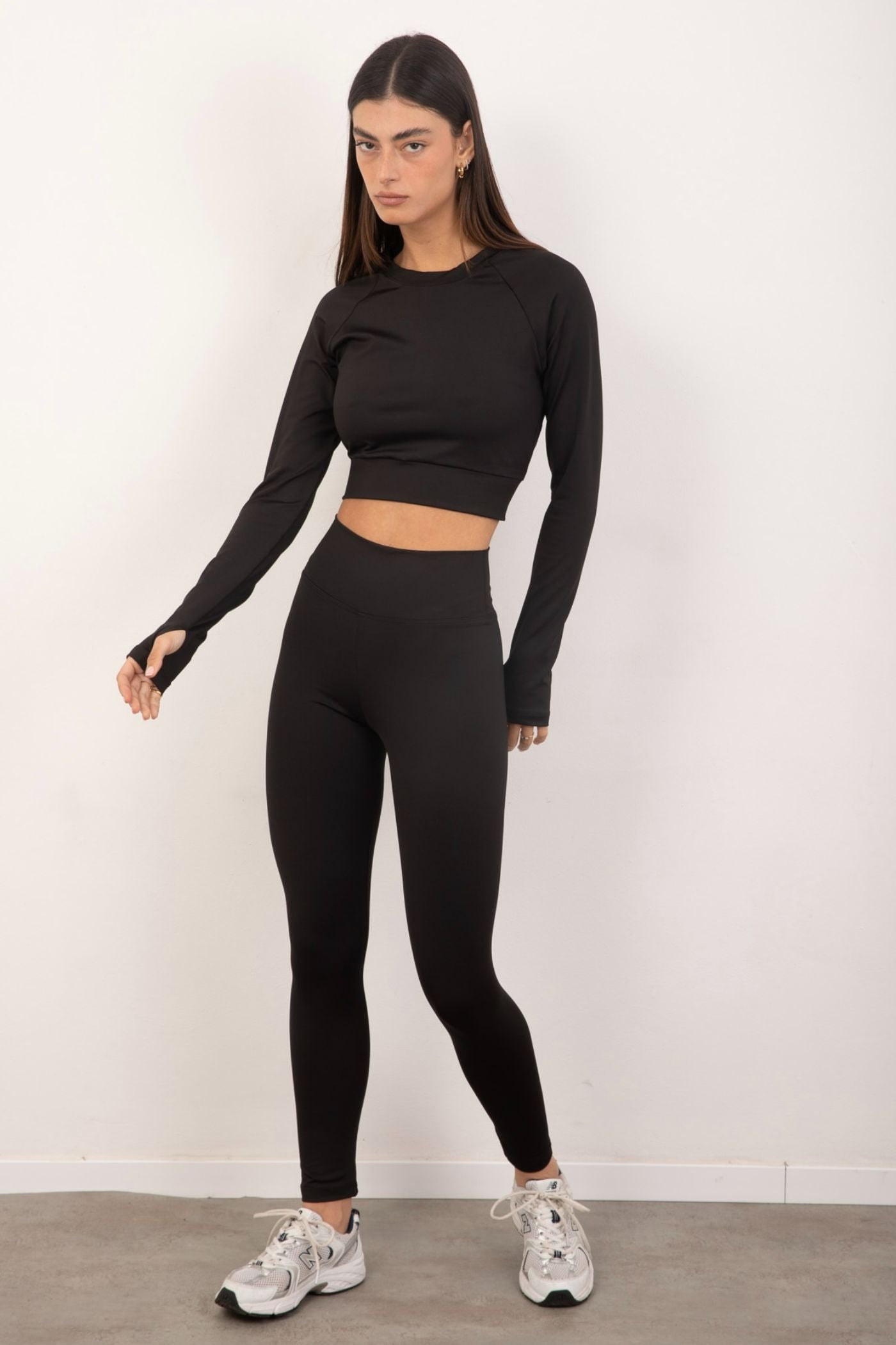 חולצת קרופ לייקרה עם שרוול כפפה - ITAY BRANDS