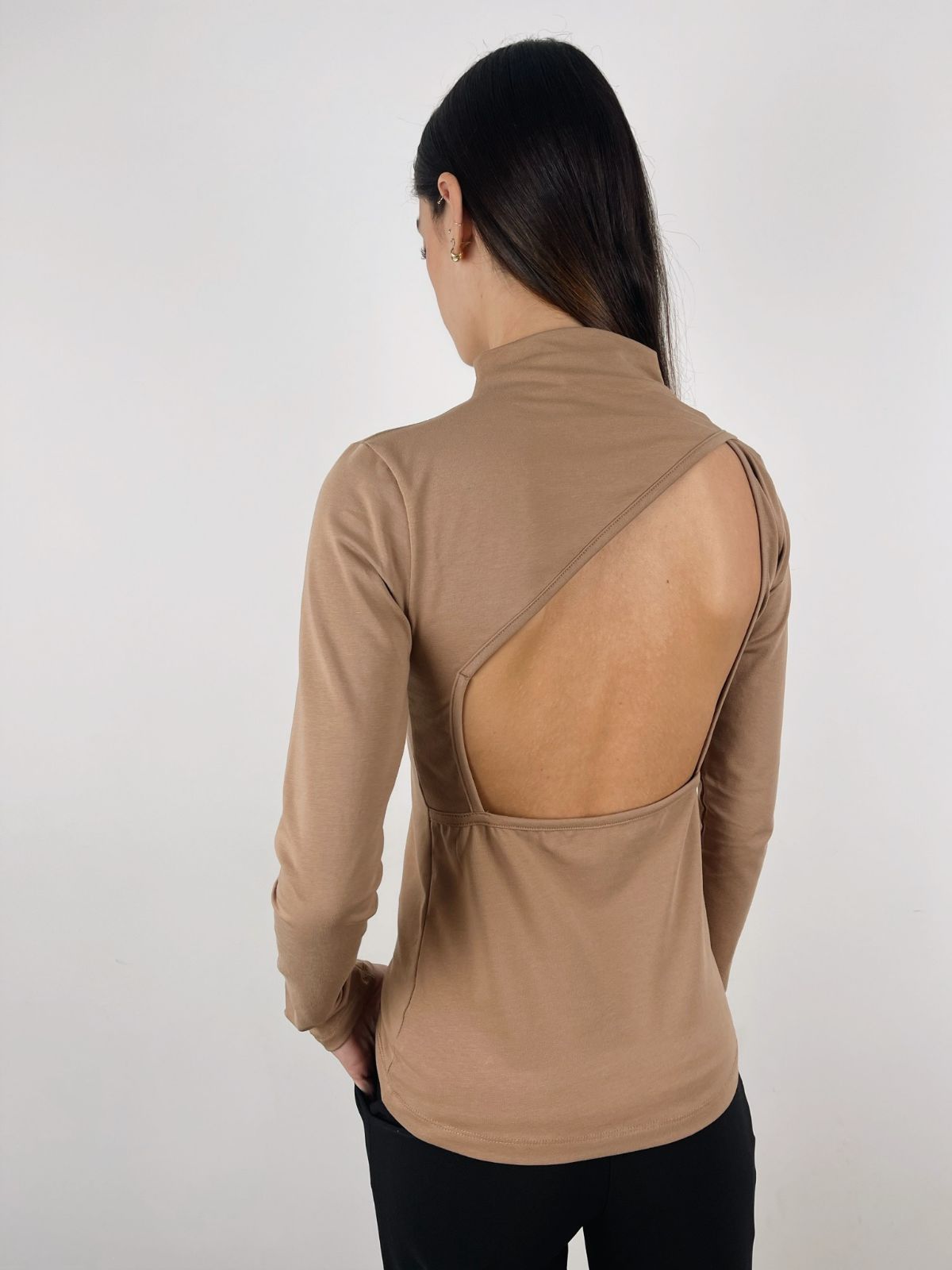 חולצת גולף גב חשוף - ITAY BRANDS