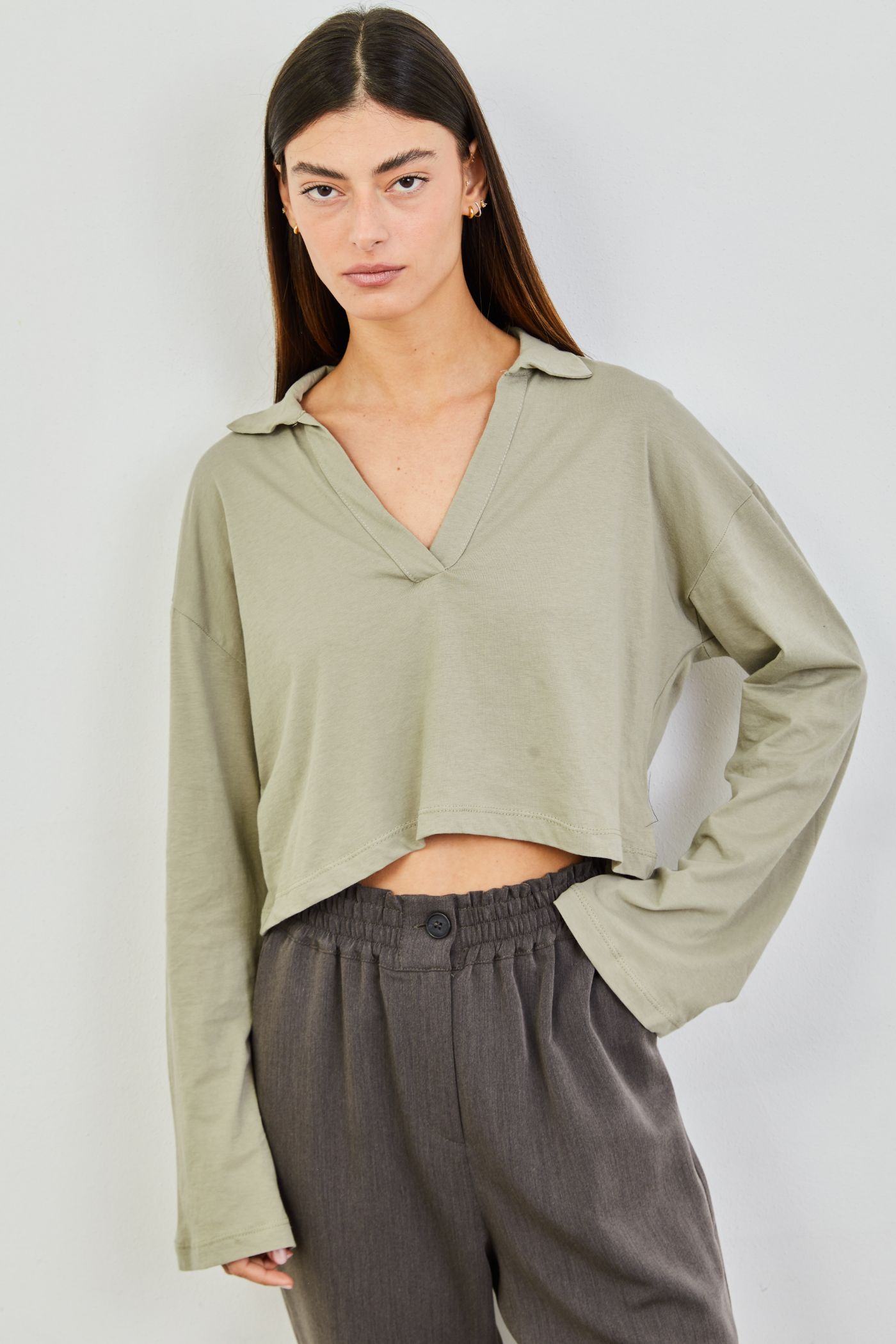 חולצת קרופ ארוכה צווארון וי - ITAY BRANDS