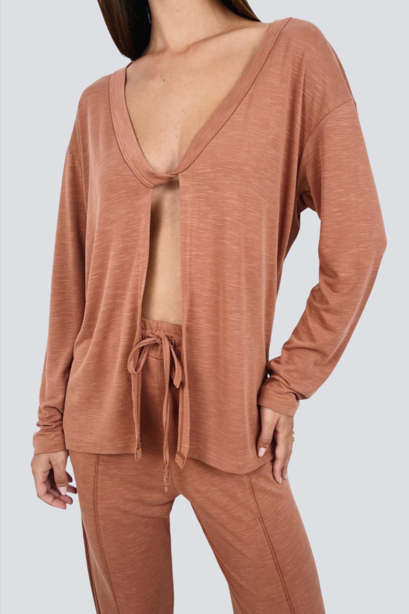 חולצה ארוכה פתח עמוק - ITAY BRANDS