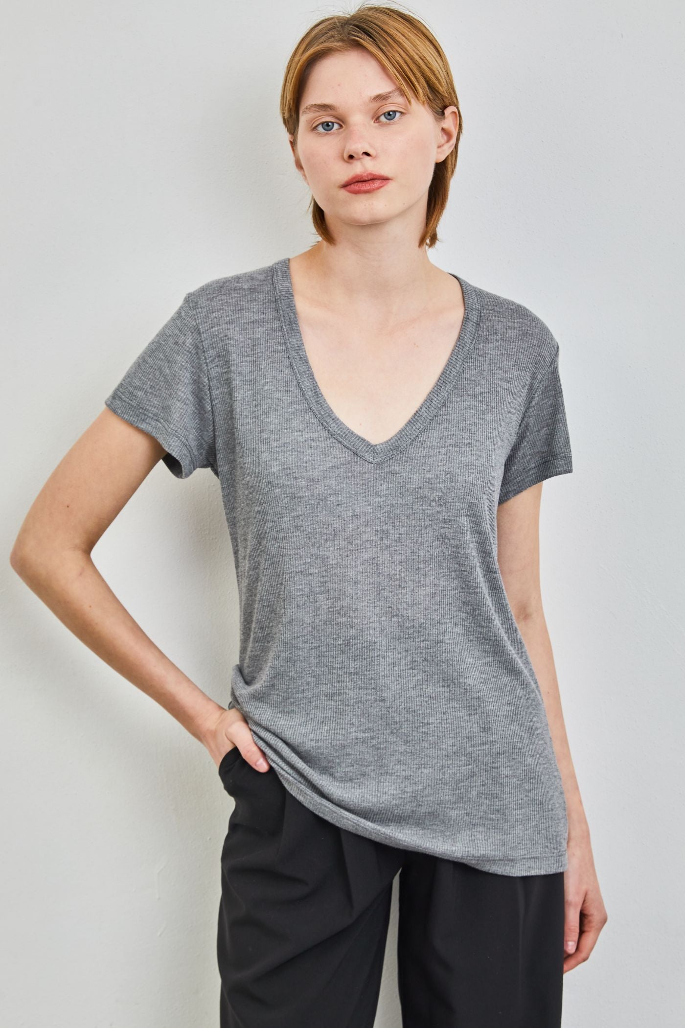 טי-שרט וי מבד רך - ITAY BRANDS