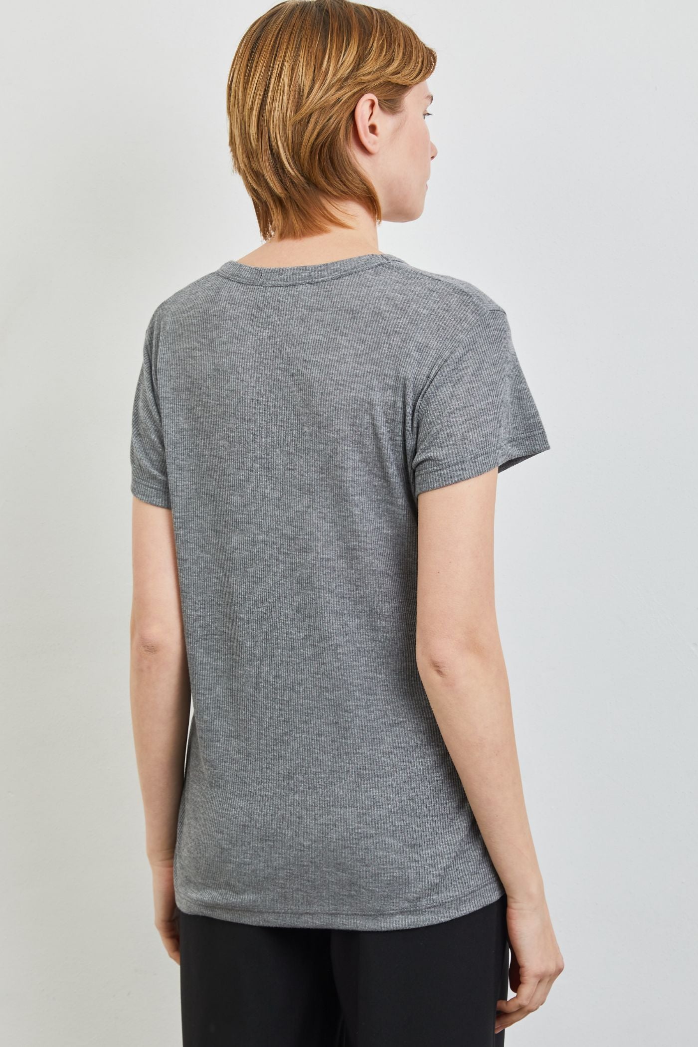 טי-שרט וי מבד רך - ITAY BRANDS