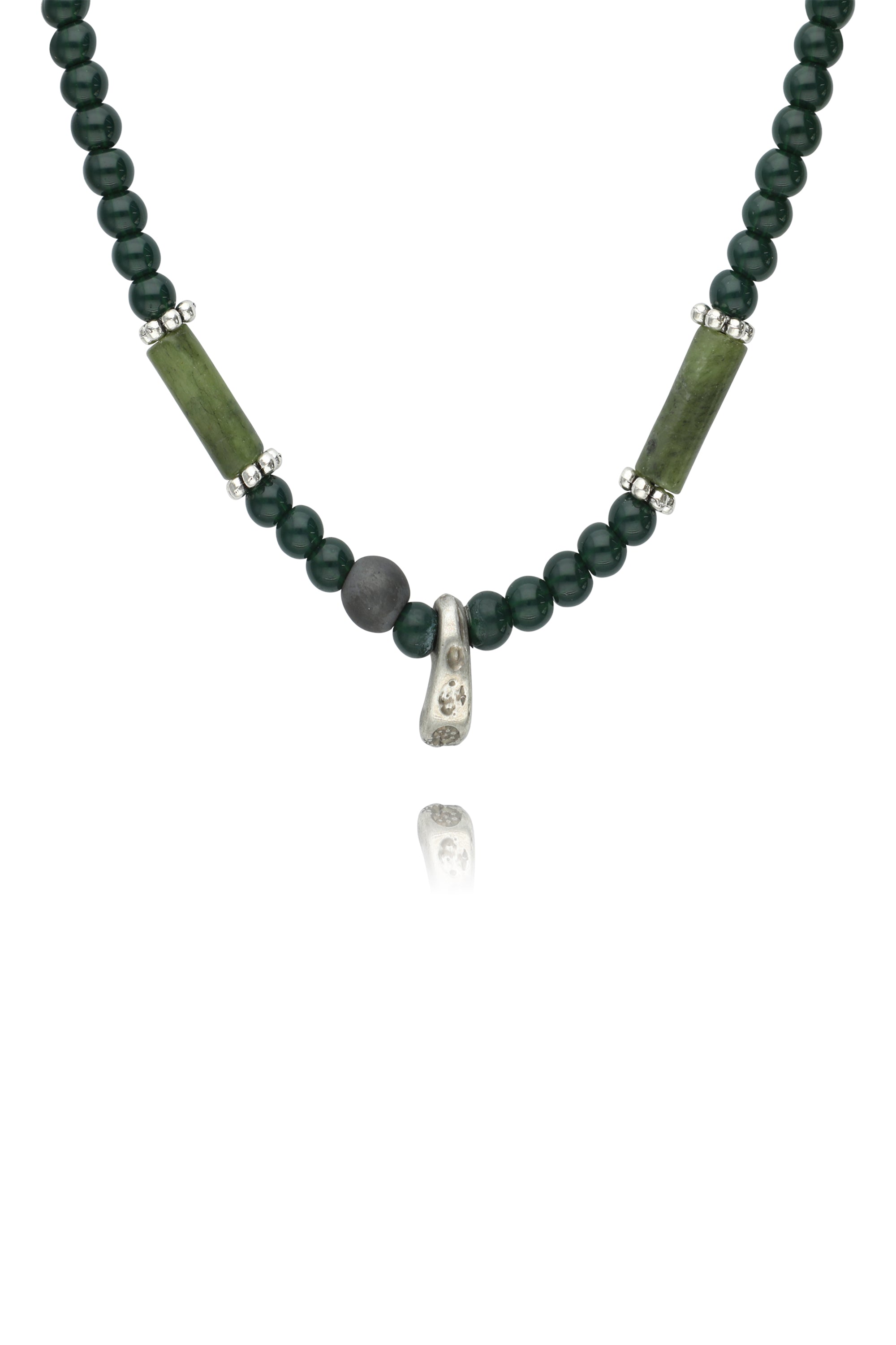 שרשרת בשילוב חרוזים ותליון