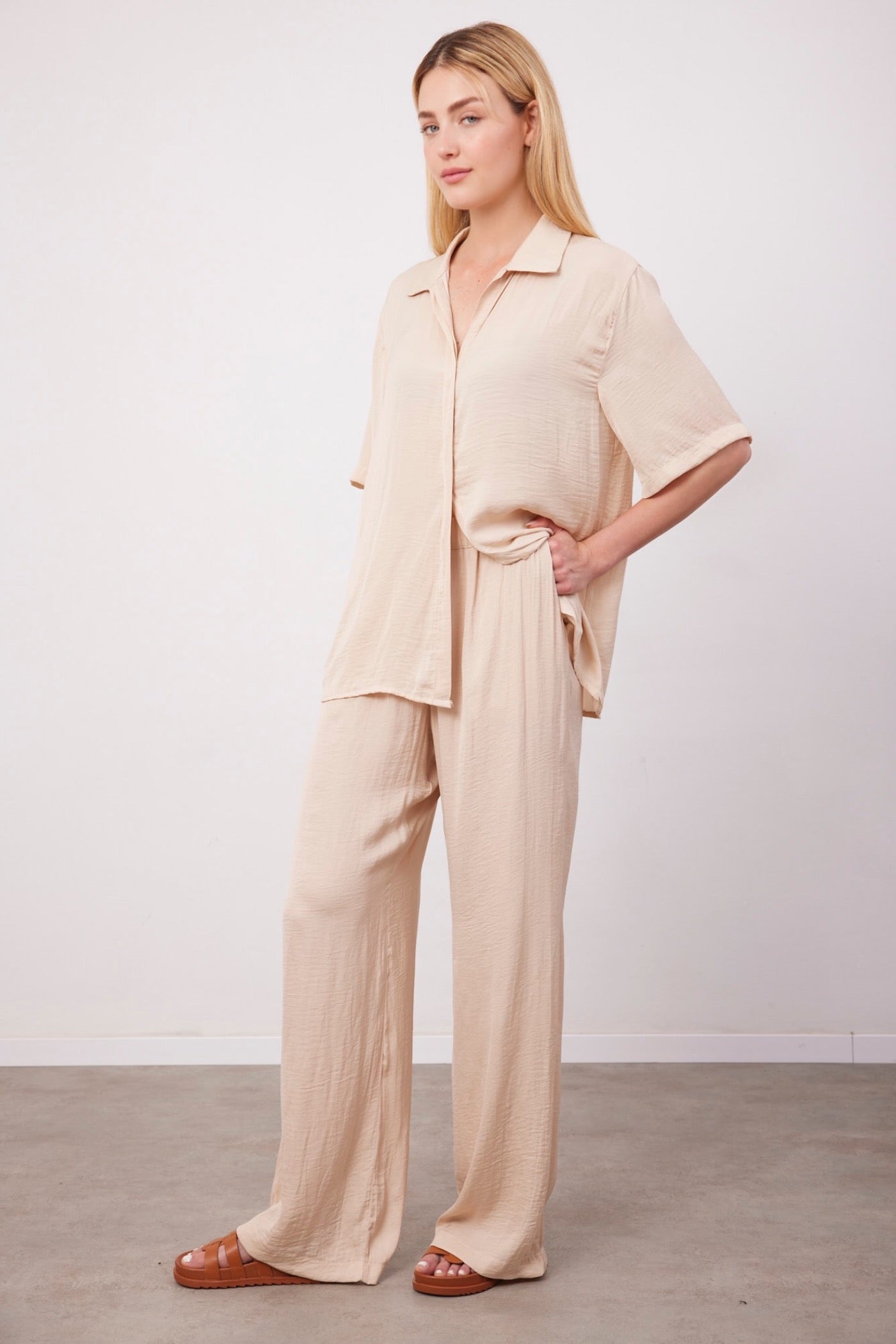 חליפה מכופתרת במראה סאטן - ITAY BRANDS