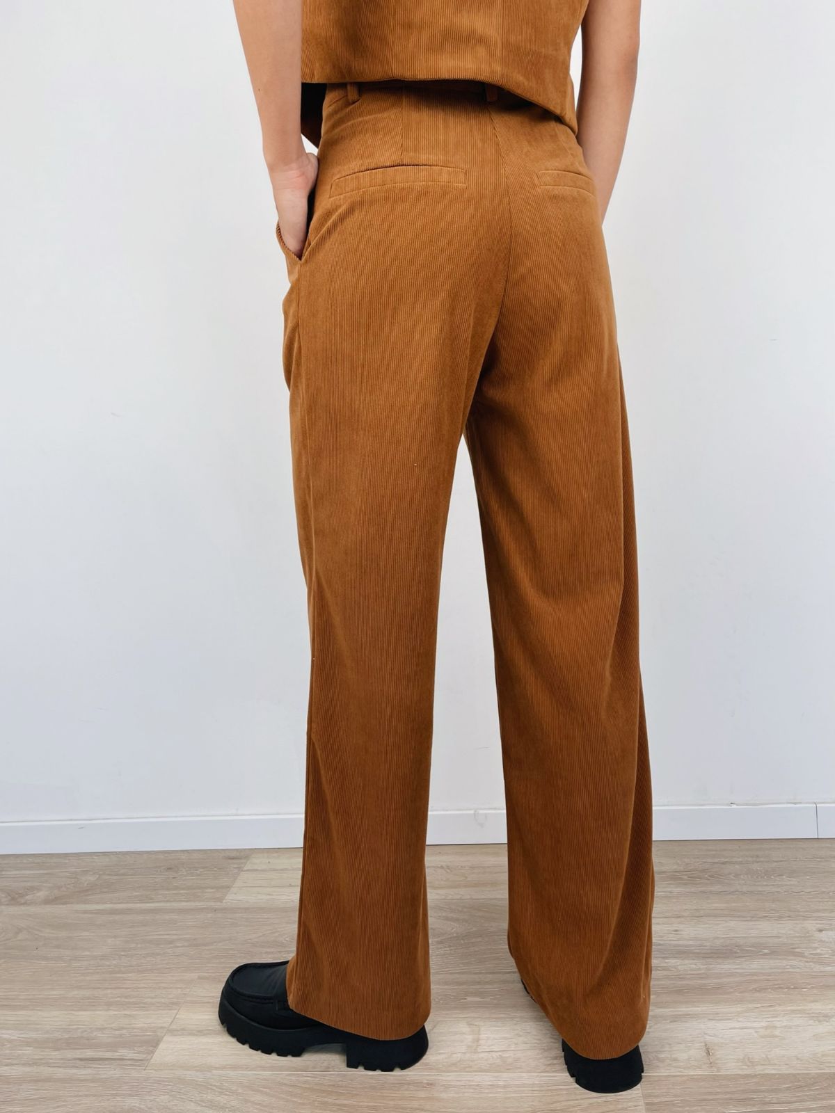 מכנסי קורדרוי בגזרה מתרחבת - ITAY BRANDS