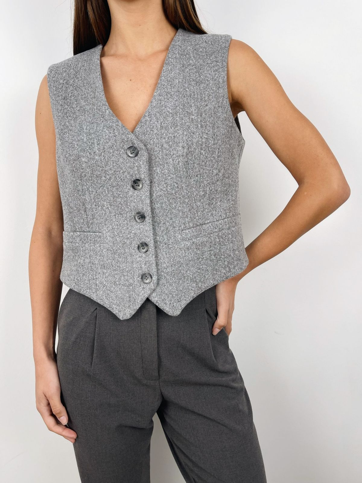 וסט דמוי צמר מחויט - ITAY BRANDS