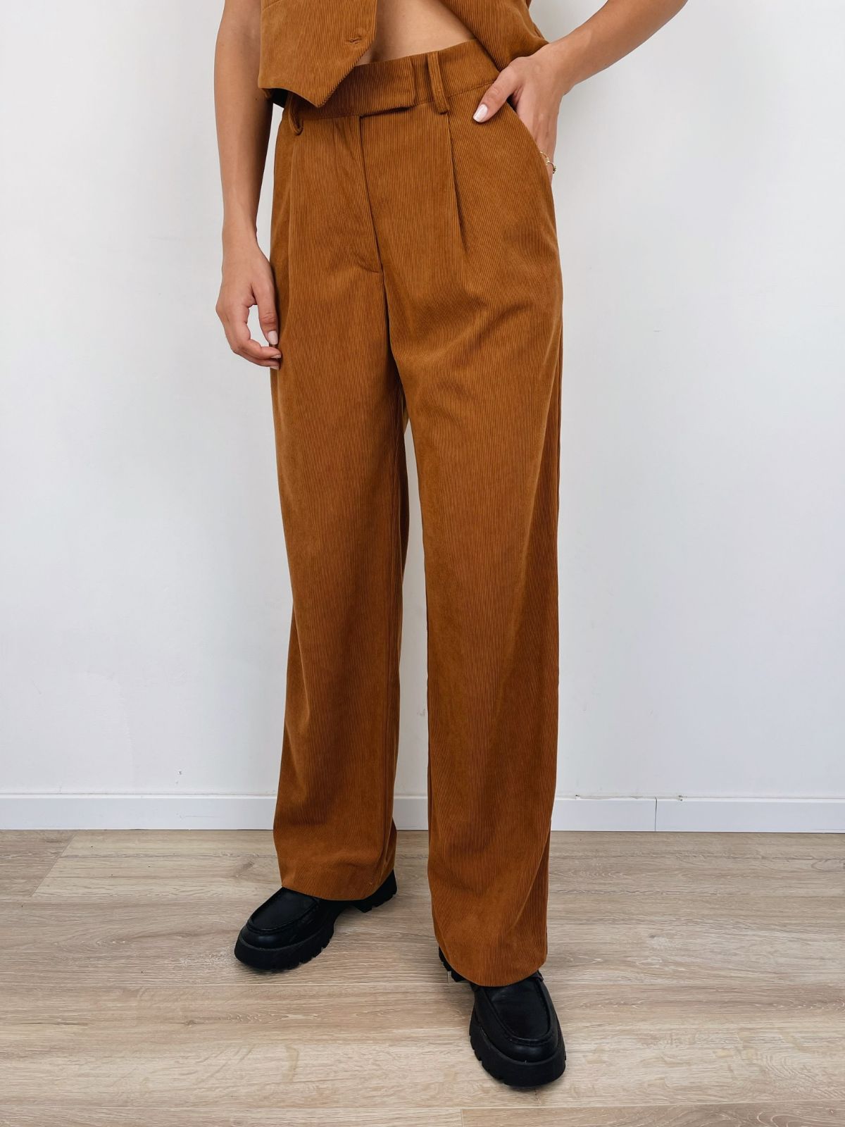 מכנסי קורדרוי בגזרה מתרחבת - ITAY BRANDS