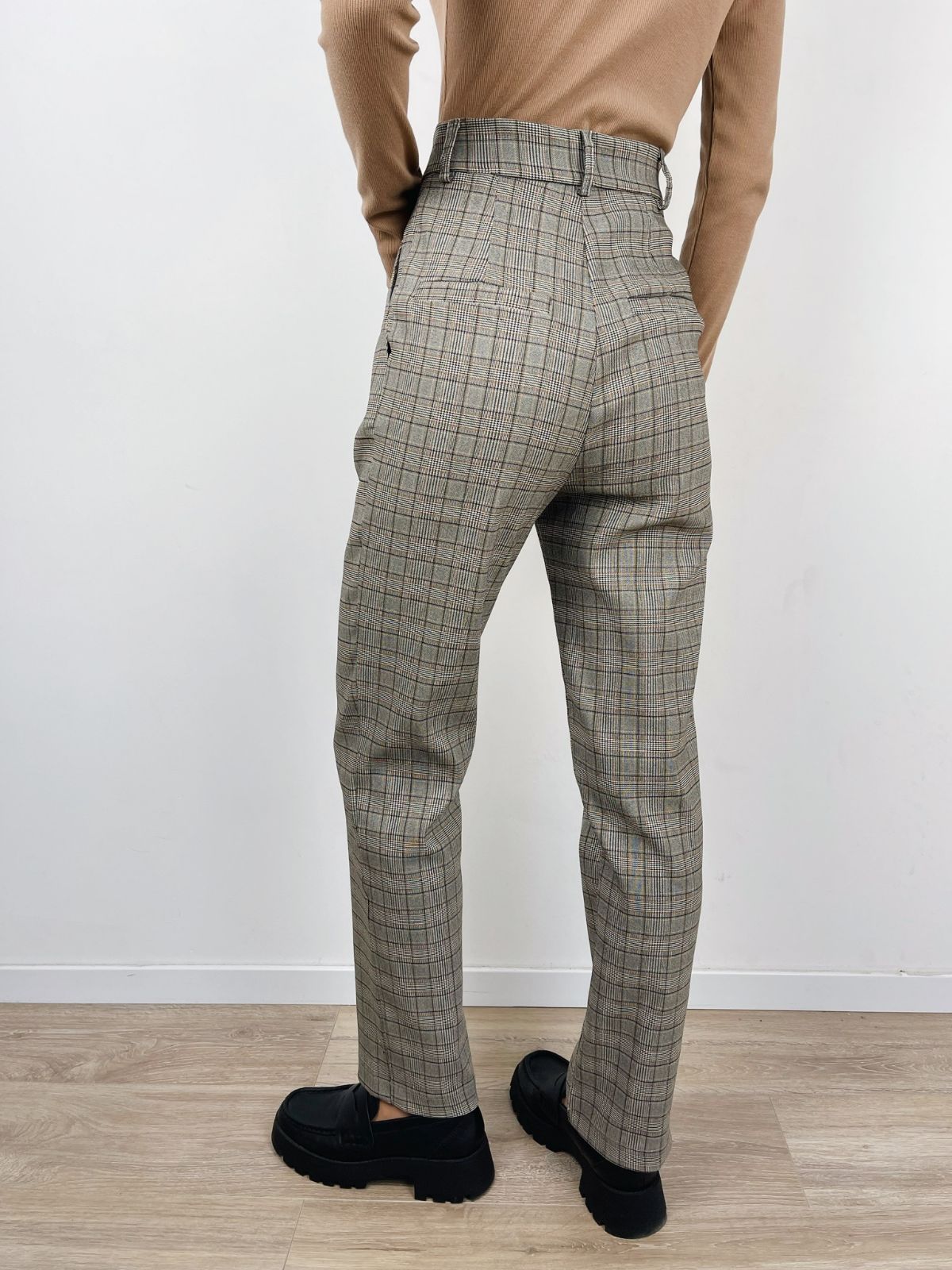 מכנסיים משובצים בסגירה א-סימטרית - ITAY BRANDS