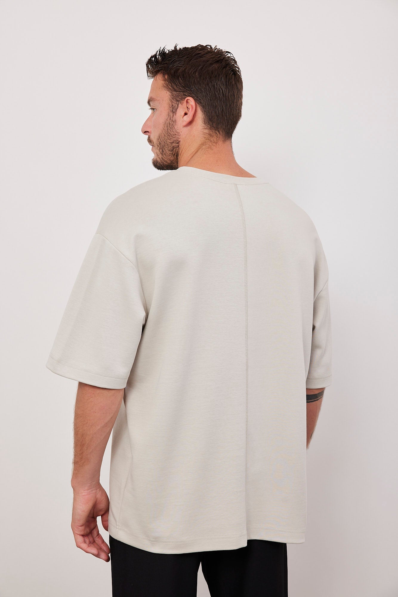 טי-שרט במפתח עגול - ITAY BRANDS