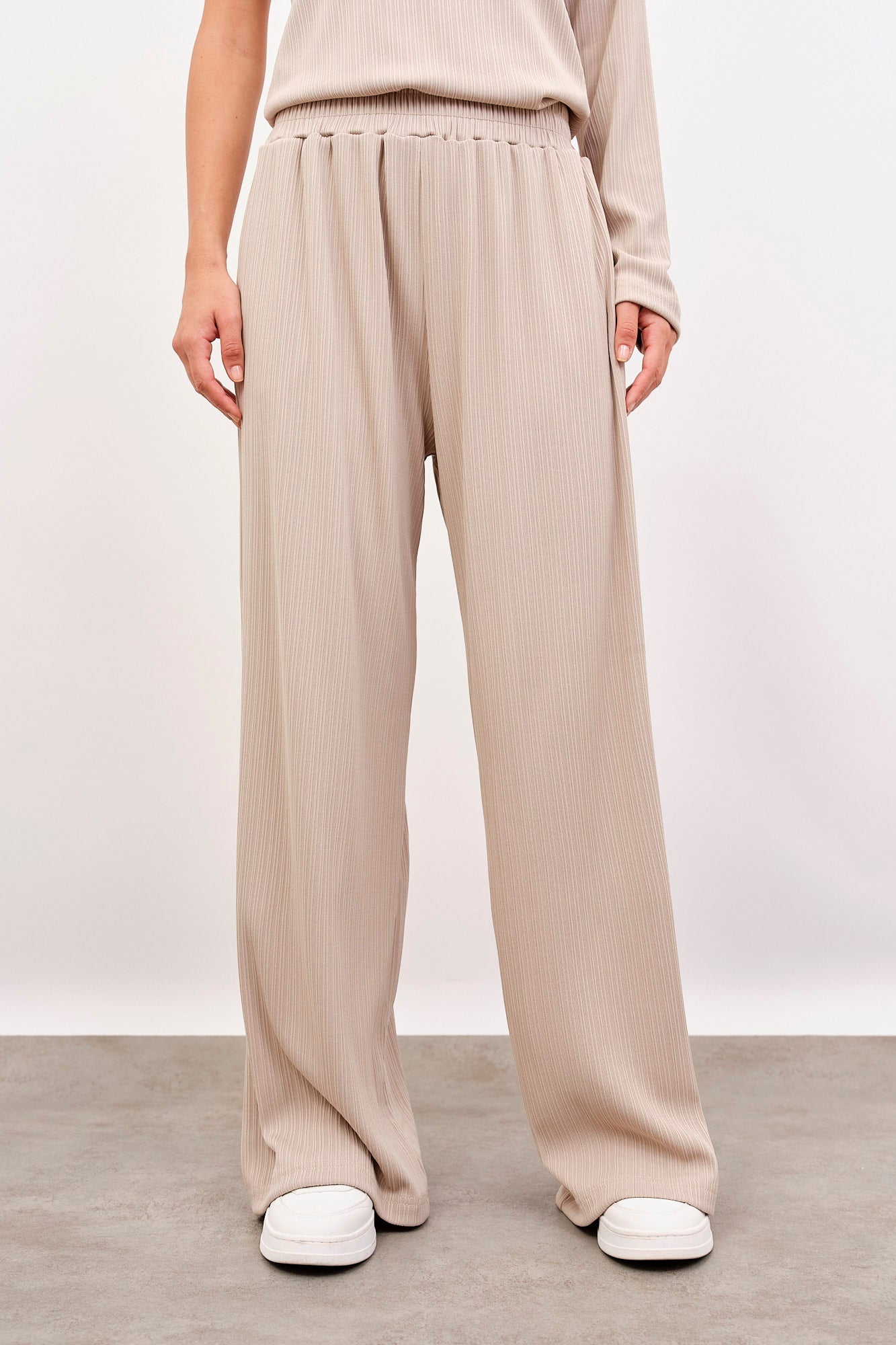 חליפת וואן שולדר בטקסטורת פסים - ITAY BRANDS