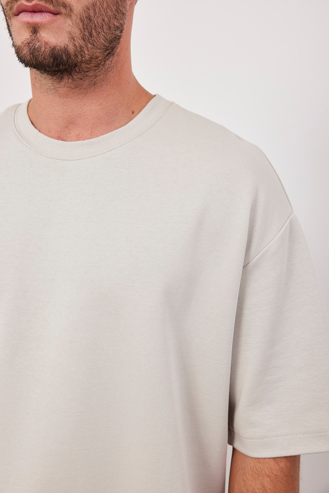 טי-שרט במפתח עגול - ITAY BRANDS