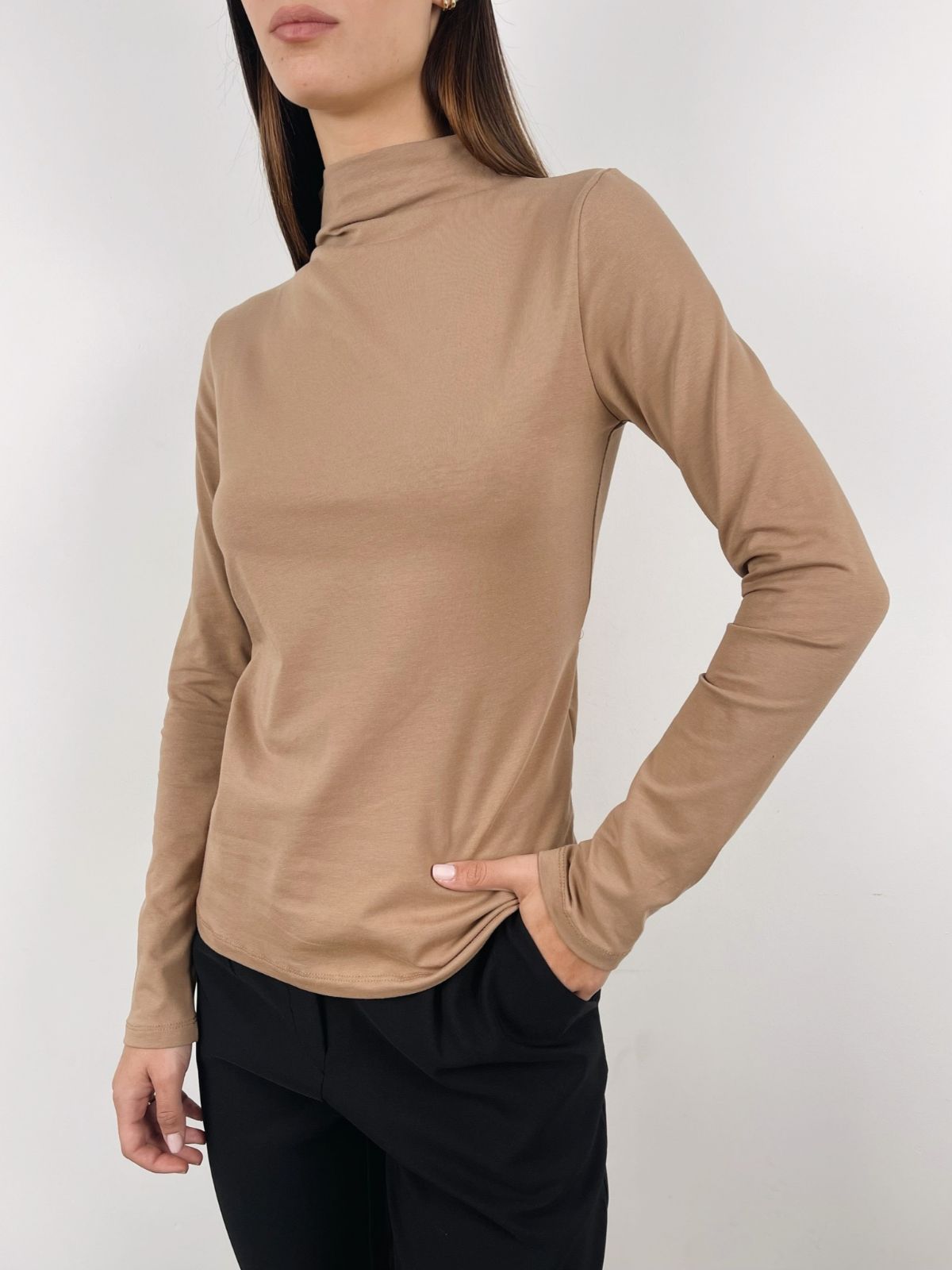 חולצת גולף גב חשוף - ITAY BRANDS