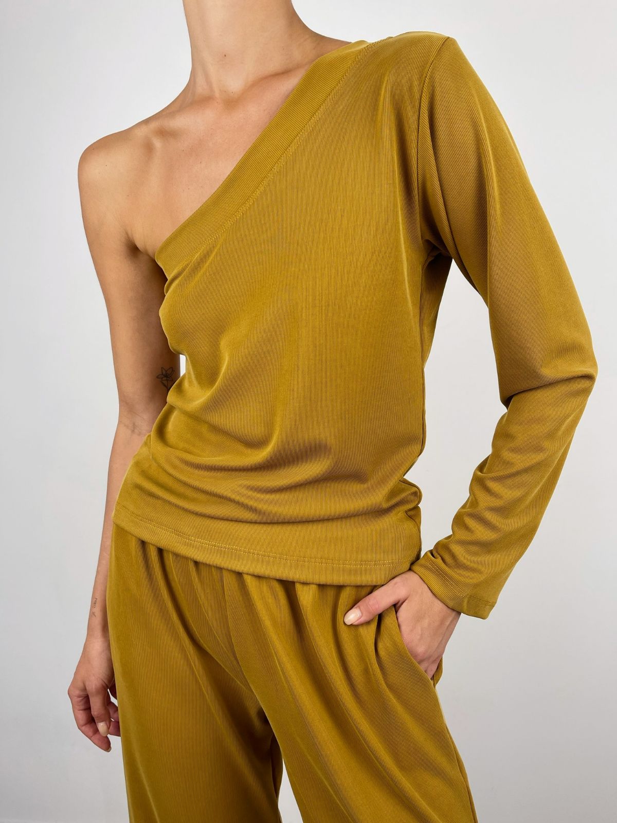 חולצת וואן שולדר ארוכה בד מודל - ITAY BRANDS