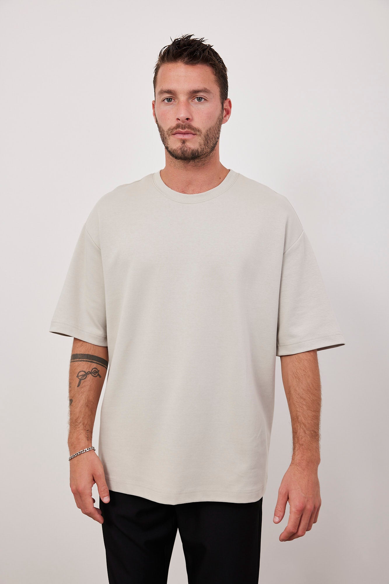 טי-שרט במפתח עגול - ITAY BRANDS