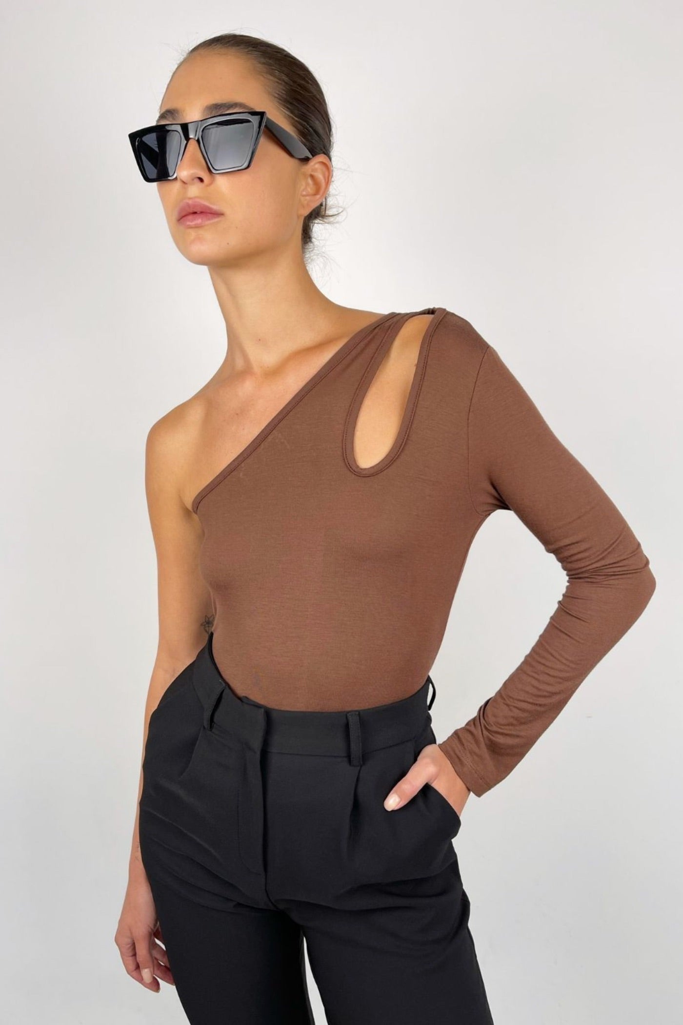 חולצת וואן שולדר ארוכה קאט אווט - ITAY BRANDS